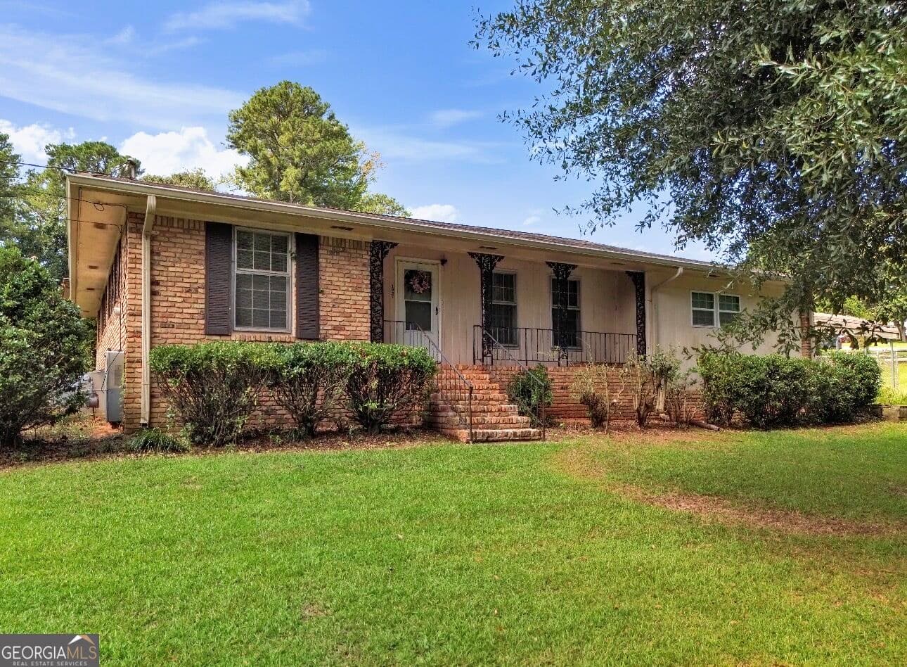 3 bedroom, 2 bathroom, 1,800 sq ft single family residence for sale at 1937 Brannon Drive, Austell, GA 30106 — photo 1 of 37