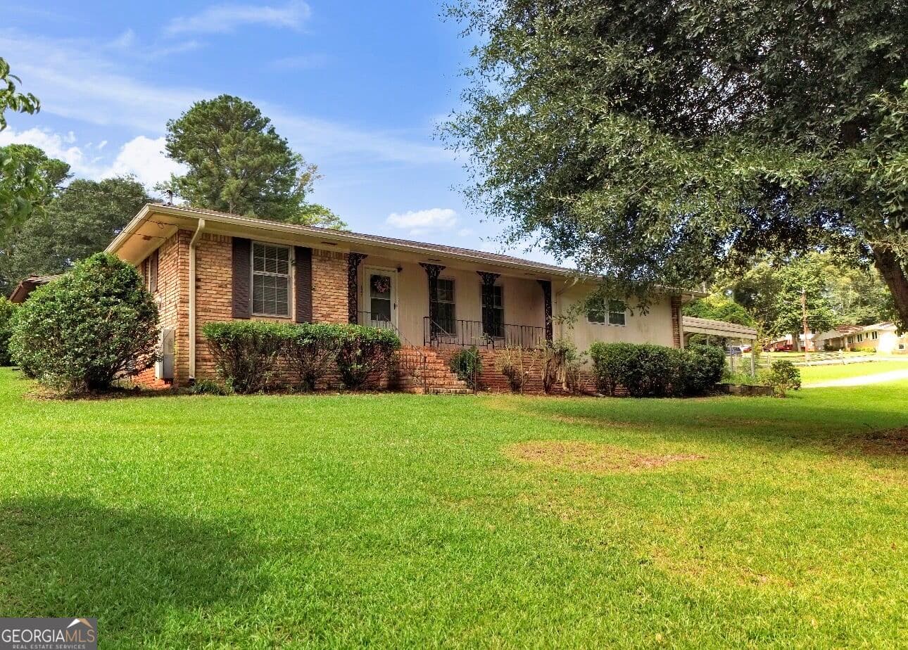 3 bedroom, 2 bathroom, 1,800 sq ft single family residence for sale at 1937 Brannon Drive, Austell, GA 30106 — photo 4
