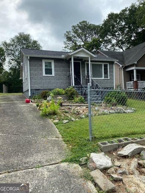2 bedroom, 1 bathroom, 818 sq ft single family residence for sale at 179 Dahlia Avenue, Atlanta, GA 30314 — photo 1 of 10