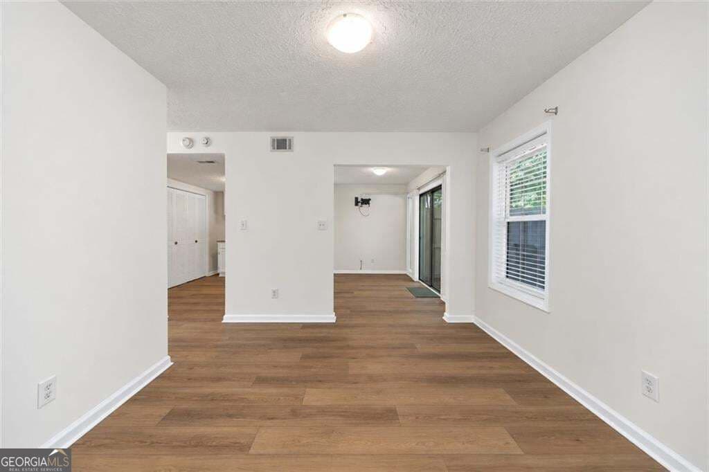 3 bedroom, 2.5 bathroom, 1,470 sq ft townhouse for sale at 7750 Roswell Road 9F, Sandy Springs, GA 30350 — photo 9