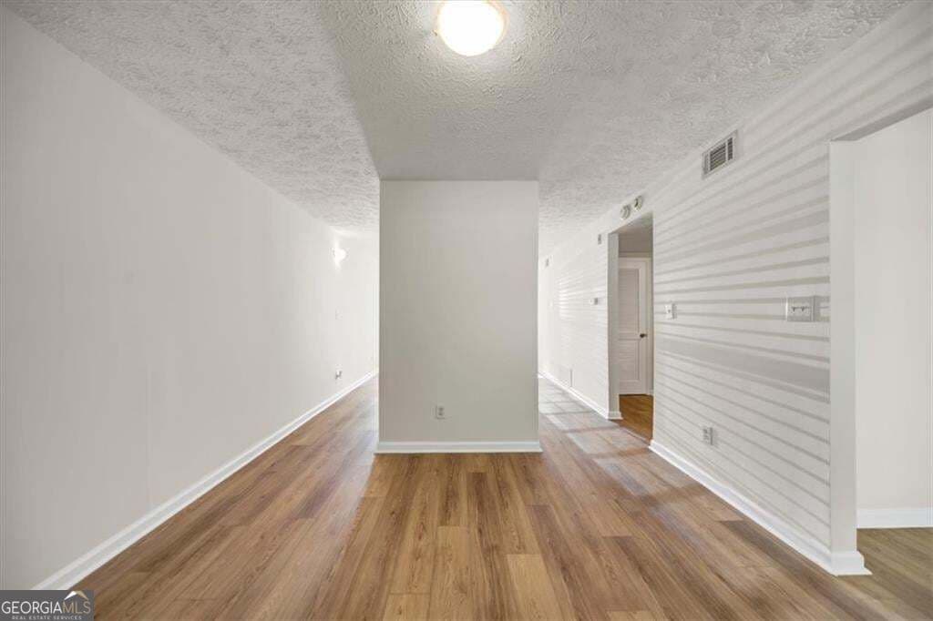 3 bedroom, 2.5 bathroom, 1,470 sq ft townhouse for sale at 7750 Roswell Road 9F, Sandy Springs, GA 30350 — photo 8