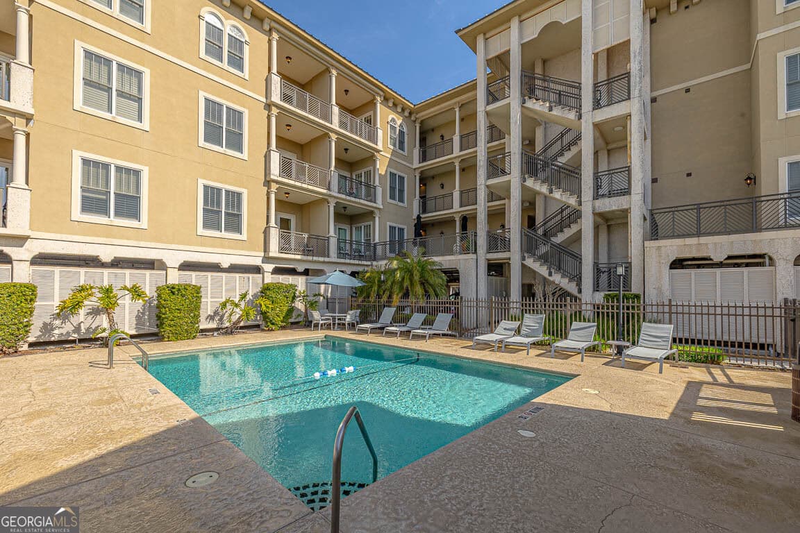 1 bedroom, 1 bathroom, 968 sq ft condominium under contract at 1015 Beachview Drive, St. Simons, GA 31522 — photo 3