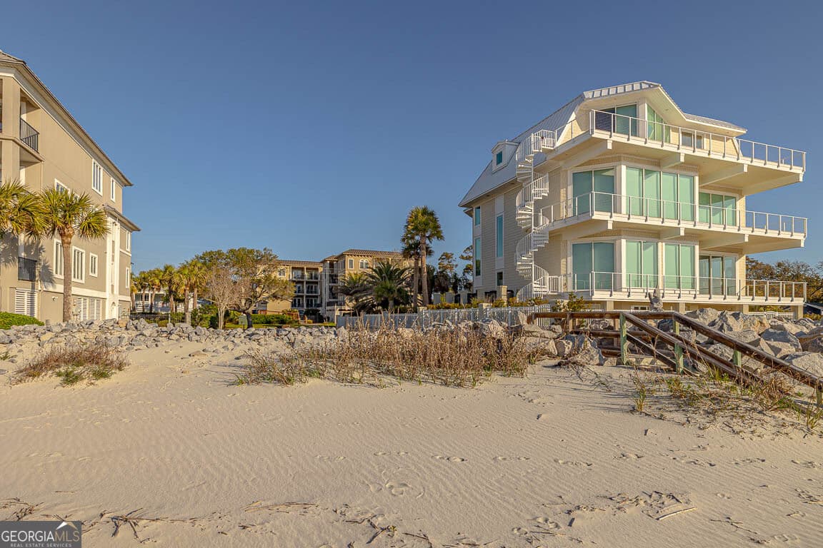 1 bedroom, 1 bathroom, 968 sq ft condominium under contract at 1015 Beachview Drive, St. Simons, GA 31522 — photo 5