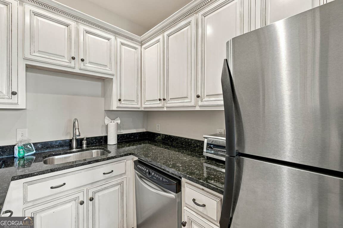 1 bedroom, 1 bathroom, 968 sq ft condominium under contract at 1015 Beachview Drive, St. Simons, GA 31522 — photo 10