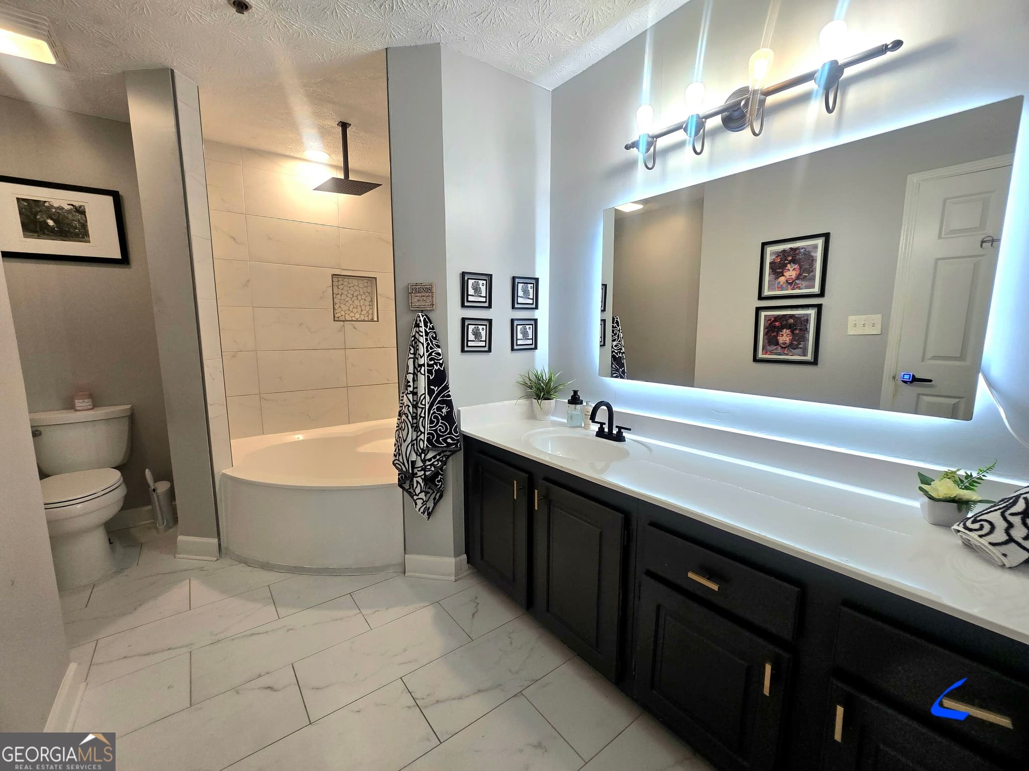 1 bedroom, 1 bathroom, 840 sq ft condominium for sale at 970 NE Sidney Marcus Boulevard, Atlanta, GA 30324 — photo 1 of 30