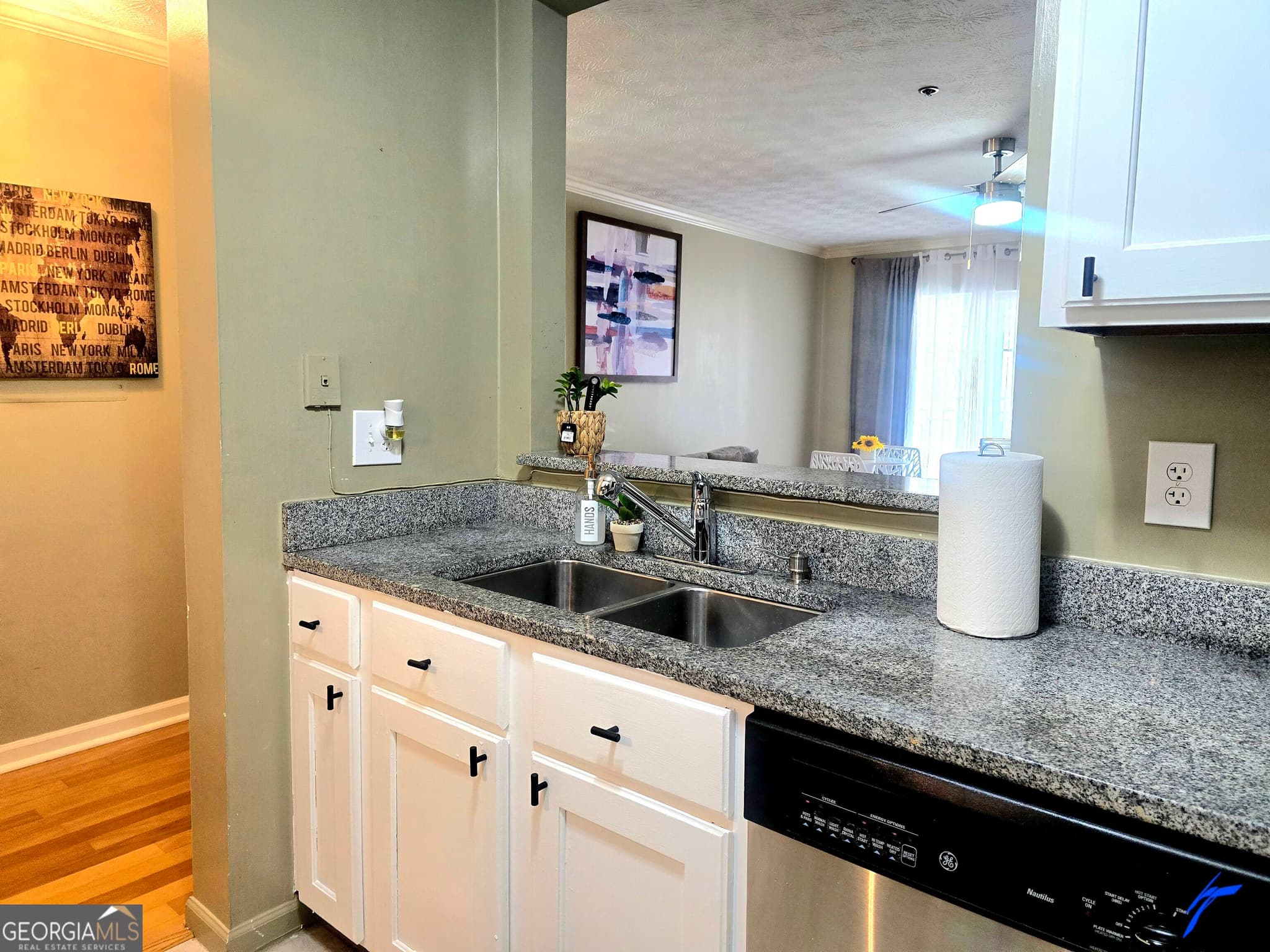 1 bedroom, 1 bathroom, 840 sq ft condominium for sale at 970 NE Sidney Marcus Boulevard, Atlanta, GA 30324 — photo 5