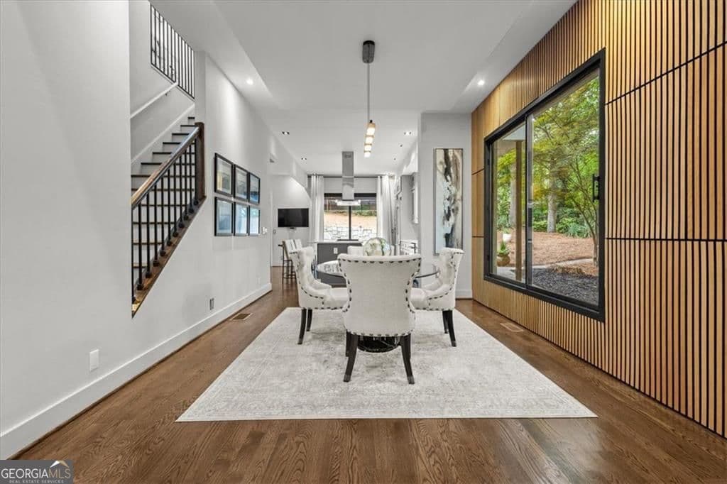 4 bedroom, 4 bathroom, 4,188 sq ft single family residence for sale at 2810 Northside Drive, Atlanta, GA 30305 — photo 5