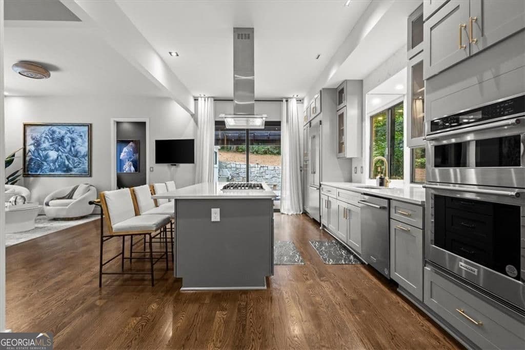 4 bedroom, 4 bathroom, 4,188 sq ft single family residence for sale at 2810 Northside Drive, Atlanta, GA 30305 — photo 9