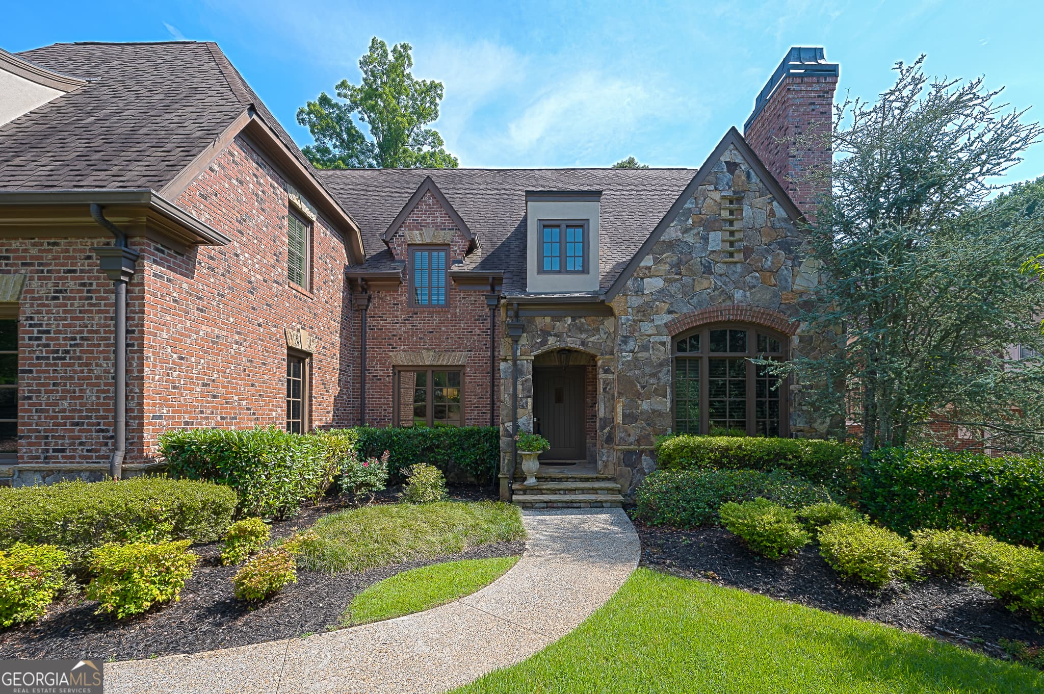 6 bedroom, 8.5 bathroom, 9,890 sq ft single family residence for sale at 831 Camden Park Court, Atlanta, GA 30342 — photo 5