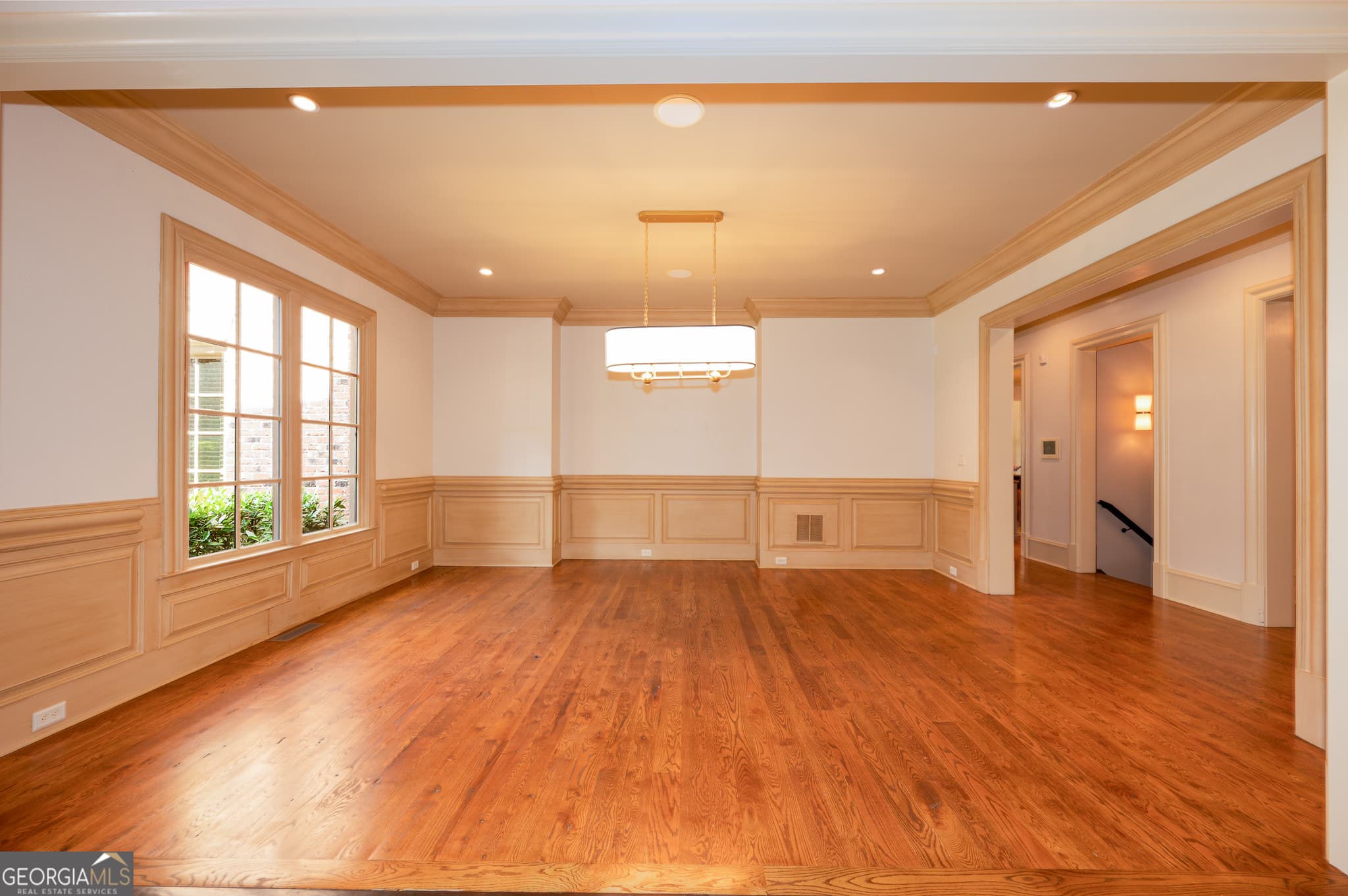 6 bedroom, 8.5 bathroom, 9,890 sq ft single family residence for sale at 831 Camden Park Court, Atlanta, GA 30342 — photo 10