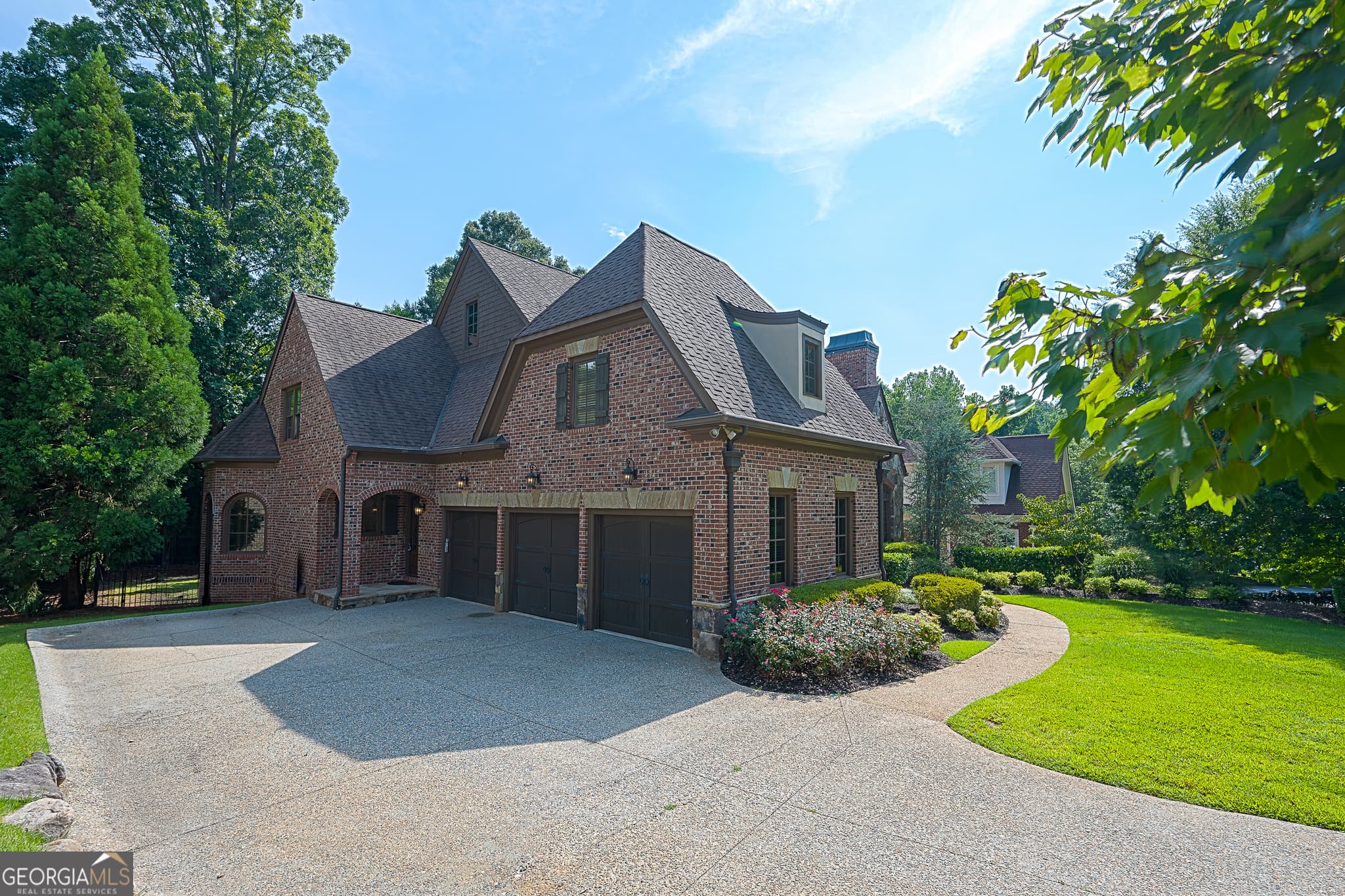 6 bedroom, 8.5 bathroom, 9,890 sq ft single family residence for sale at 831 Camden Park Court, Atlanta, GA 30342 — photo 4