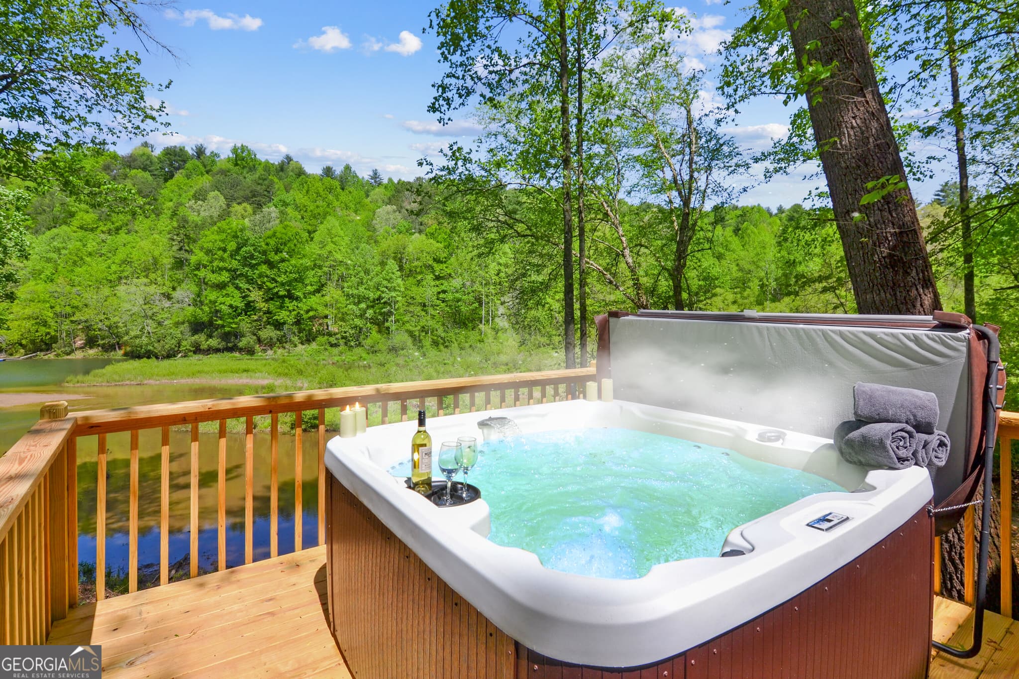 2 bedroom, 2 bathroom, 1,000 sq ft cabin,single family residence for sale at 4057 Whitepath Road, Ellijay, GA 30540 — photo 6