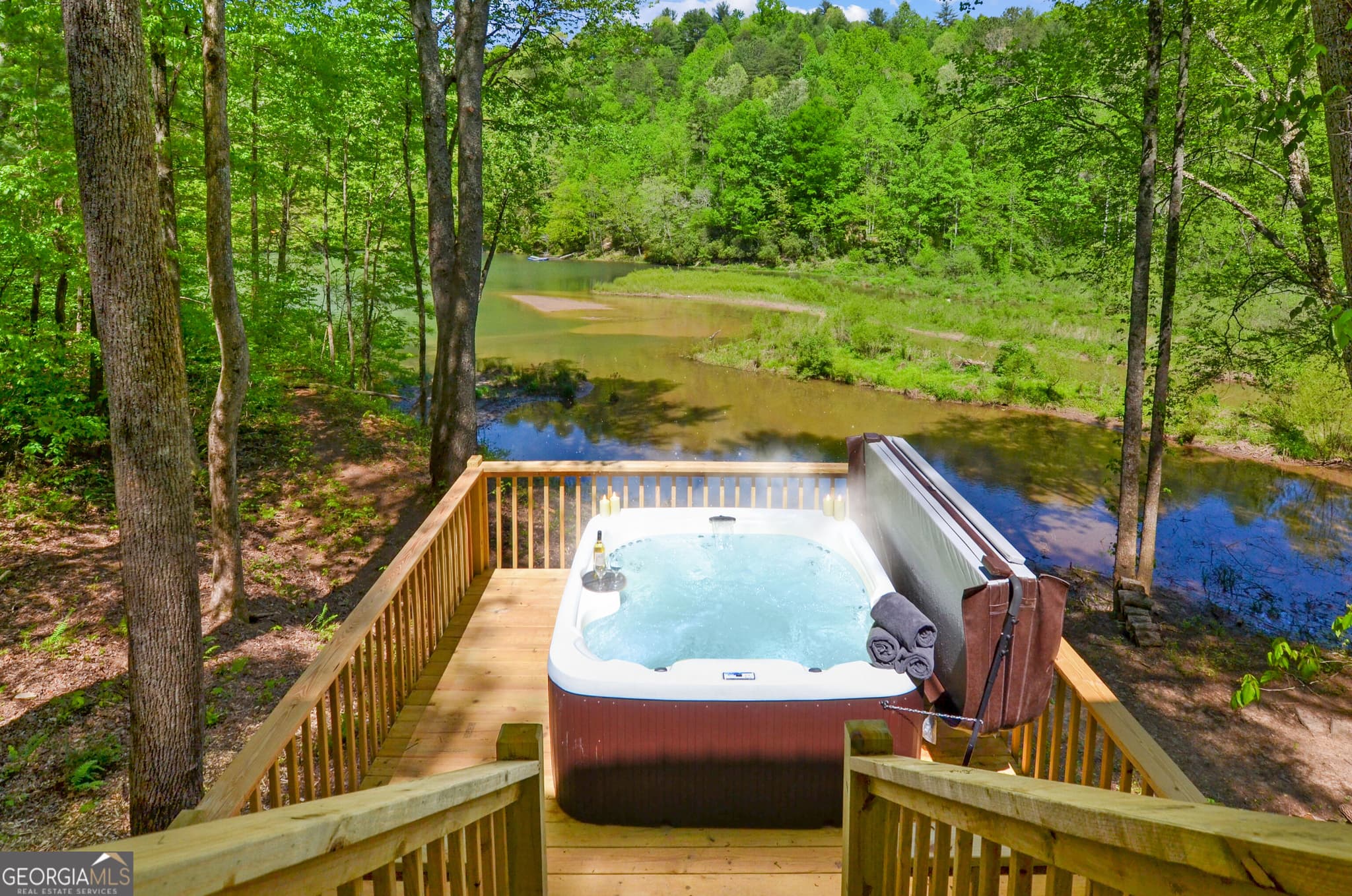 2 bedroom, 2 bathroom, 1,000 sq ft cabin,single family residence for sale at 4057 Whitepath Road, Ellijay, GA 30540 — photo 4