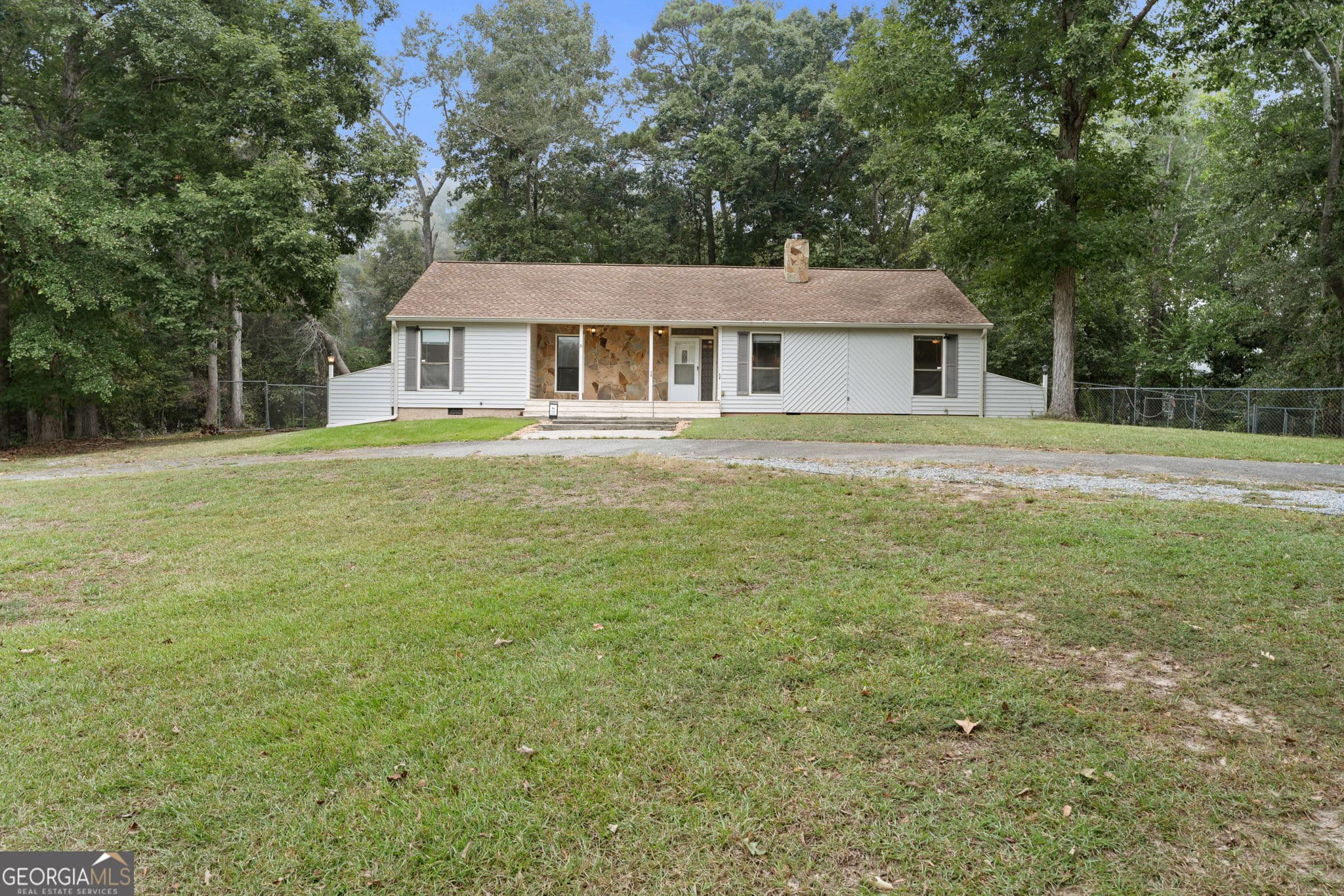 3 bedroom, 2 bathroom, 1,692 sq ft single family residence for sale at 2325 Claxton Dairy Road, Dublin, GA 31021 — photo 2