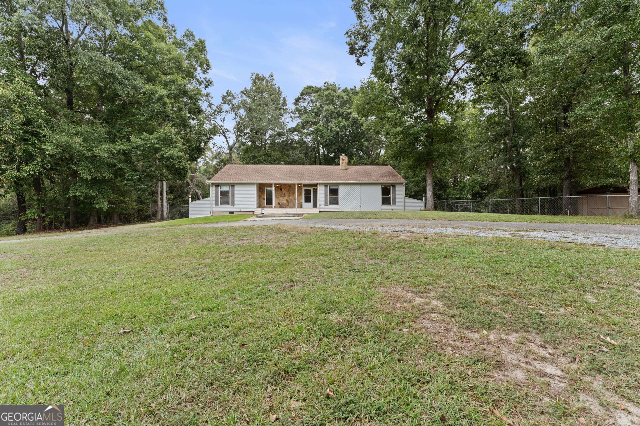 3 bedroom, 2 bathroom, 1,692 sq ft single family residence for sale at 2325 Claxton Dairy Road, Dublin, GA 31021 — photo 3