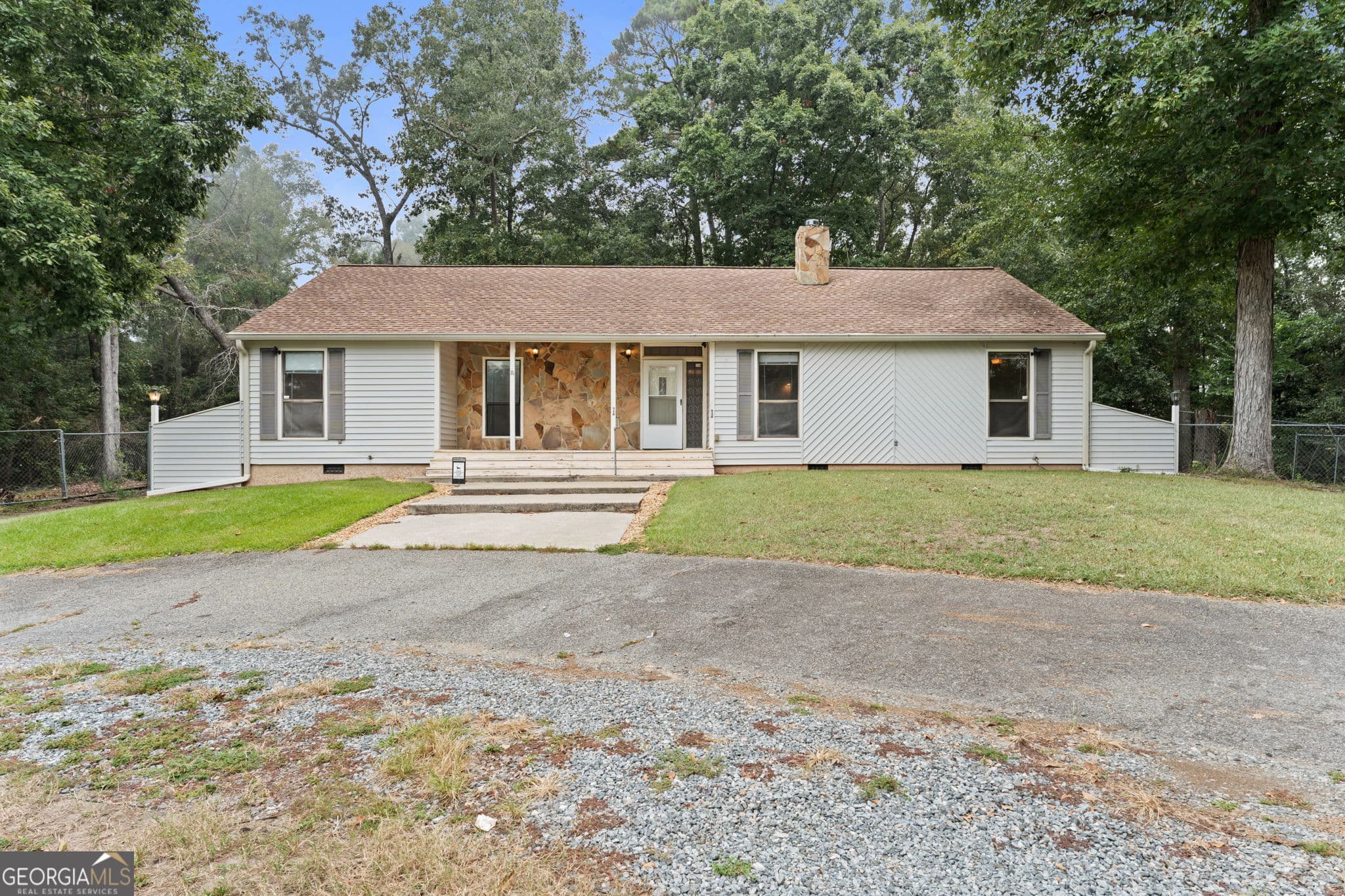 3 bedroom, 2 bathroom, 1,692 sq ft single family residence for sale at 2325 Claxton Dairy Road, Dublin, GA 31021 — photo 1 of 57