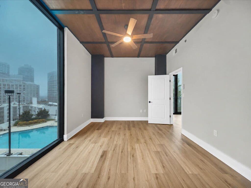 2 bedroom, 2 bathroom, 1,223 sq ft condominium for sale at 3324 PEACHTREE Road 1018, Atlanta, GA 30326 — photo 3