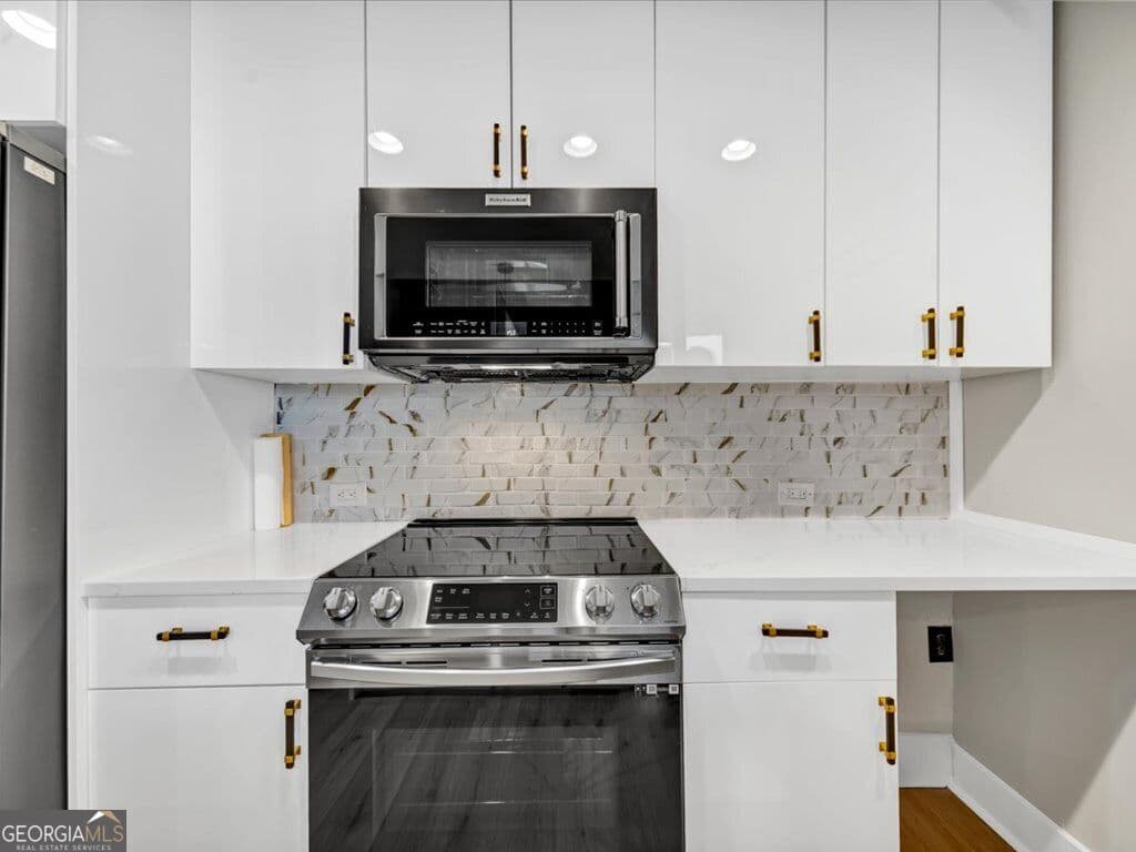 2 bedroom, 2 bathroom, 1,223 sq ft condominium for sale at 3324 PEACHTREE Road 1018, Atlanta, GA 30326 — photo 10