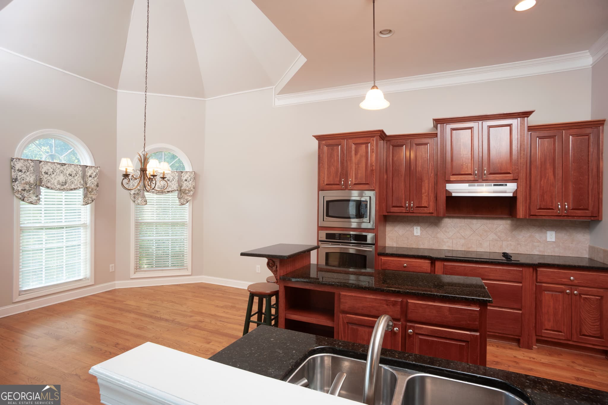 4 bedroom, 3.5 bathroom, 3,756 sq ft single family residence for sale at 6520 Riada Court, Mcdonough, GA 30253 — photo 7