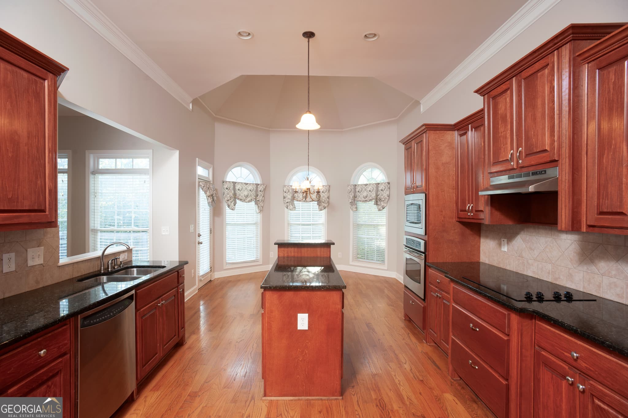 4 bedroom, 3.5 bathroom, 3,756 sq ft single family residence for sale at 6520 Riada Court, Mcdonough, GA 30253 — photo 9