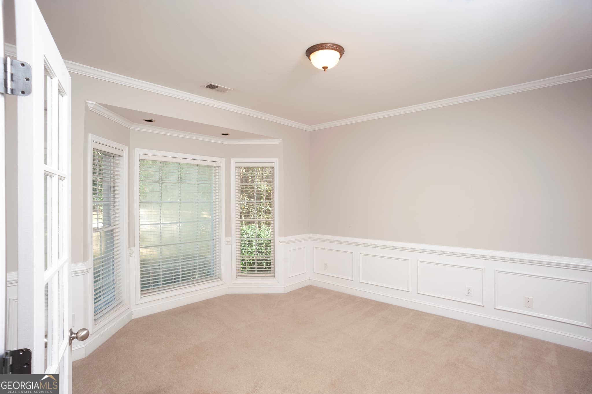 4 bedroom, 3.5 bathroom, 3,756 sq ft single family residence for sale at 6520 Riada Court, Mcdonough, GA 30253 — photo 4