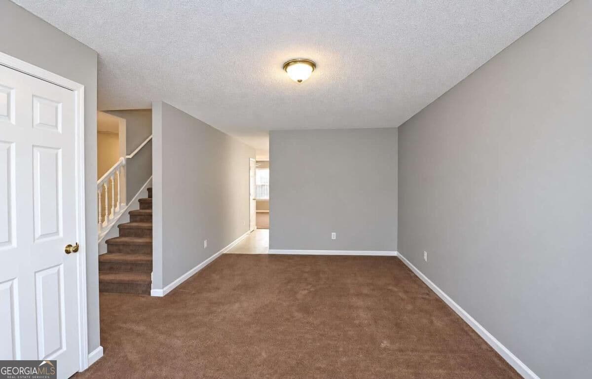 3 bedroom, 2.5 bathroom, 1,676 sq ft townhouse for sale at 220 PARKWAY Road, Union City, GA 30291 — photo 9
