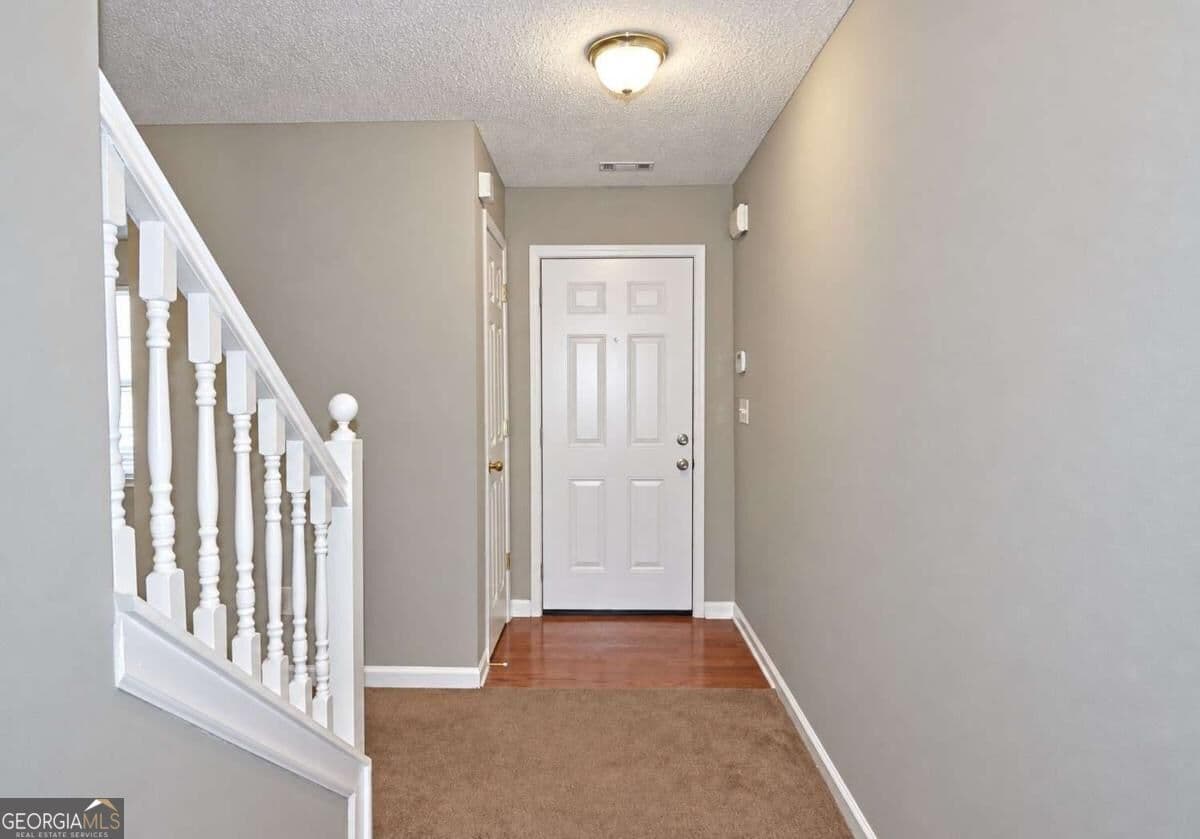 3 bedroom, 2.5 bathroom, 1,676 sq ft townhouse for sale at 220 PARKWAY Road, Union City, GA 30291 — photo 4