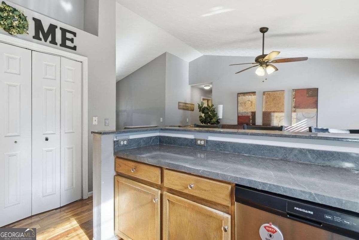 4 bedroom, 3 bathroom, 1,679 sq ft single family residence for sale at 8675 Bayhill Drive, Gainesville, GA 30506 — photo 10