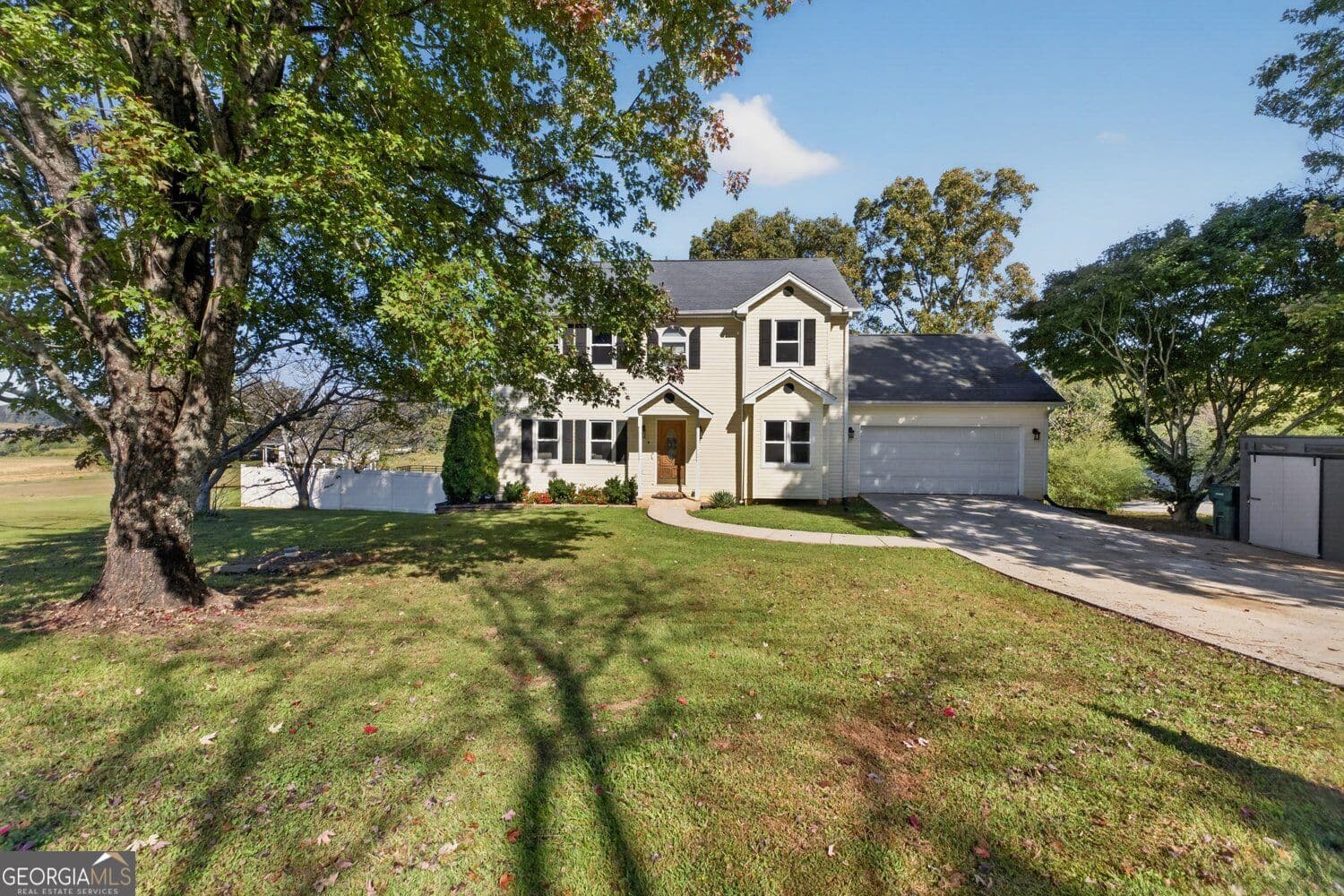 5 bedroom, 5.5 bathroom, 3,920 sq ft single family residence for sale at 245 Foothills Drive, Murrayville, GA 30564 — photo 2