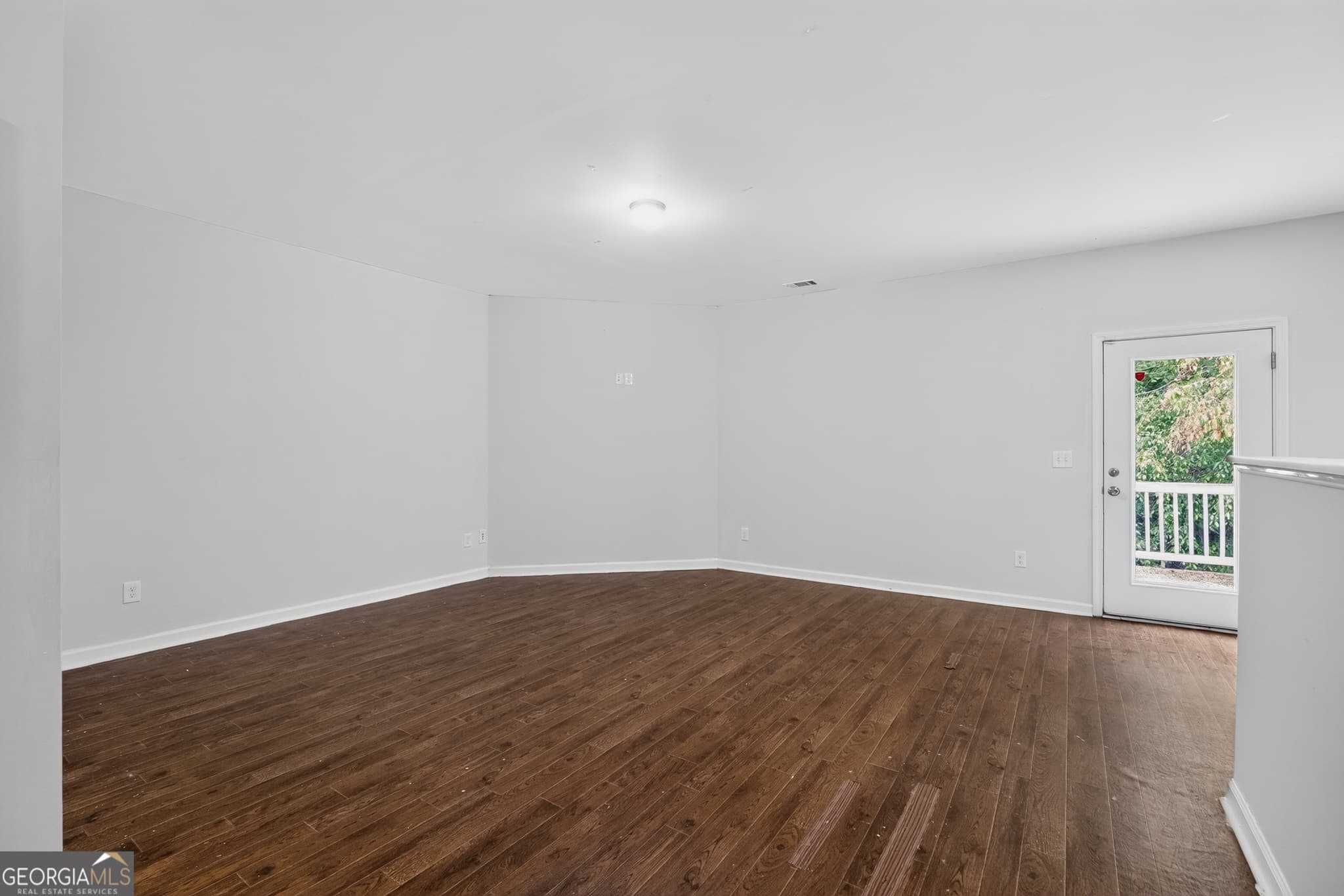 4 bedroom, 2.5 bathroom, 1,992 sq ft single family residence for sale at 6385 Shadow Square, Lithonia, GA 30058 — photo 7