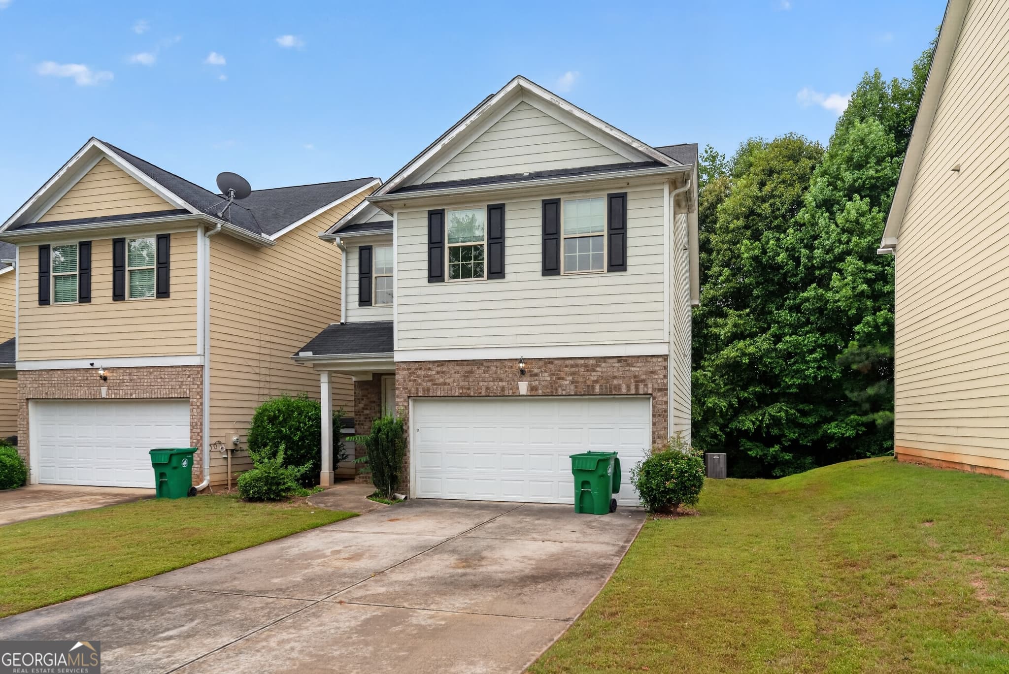 4 bedroom, 2.5 bathroom, 1,992 sq ft single family residence for sale at 6385 Shadow Square, Lithonia, GA 30058 — photo 3