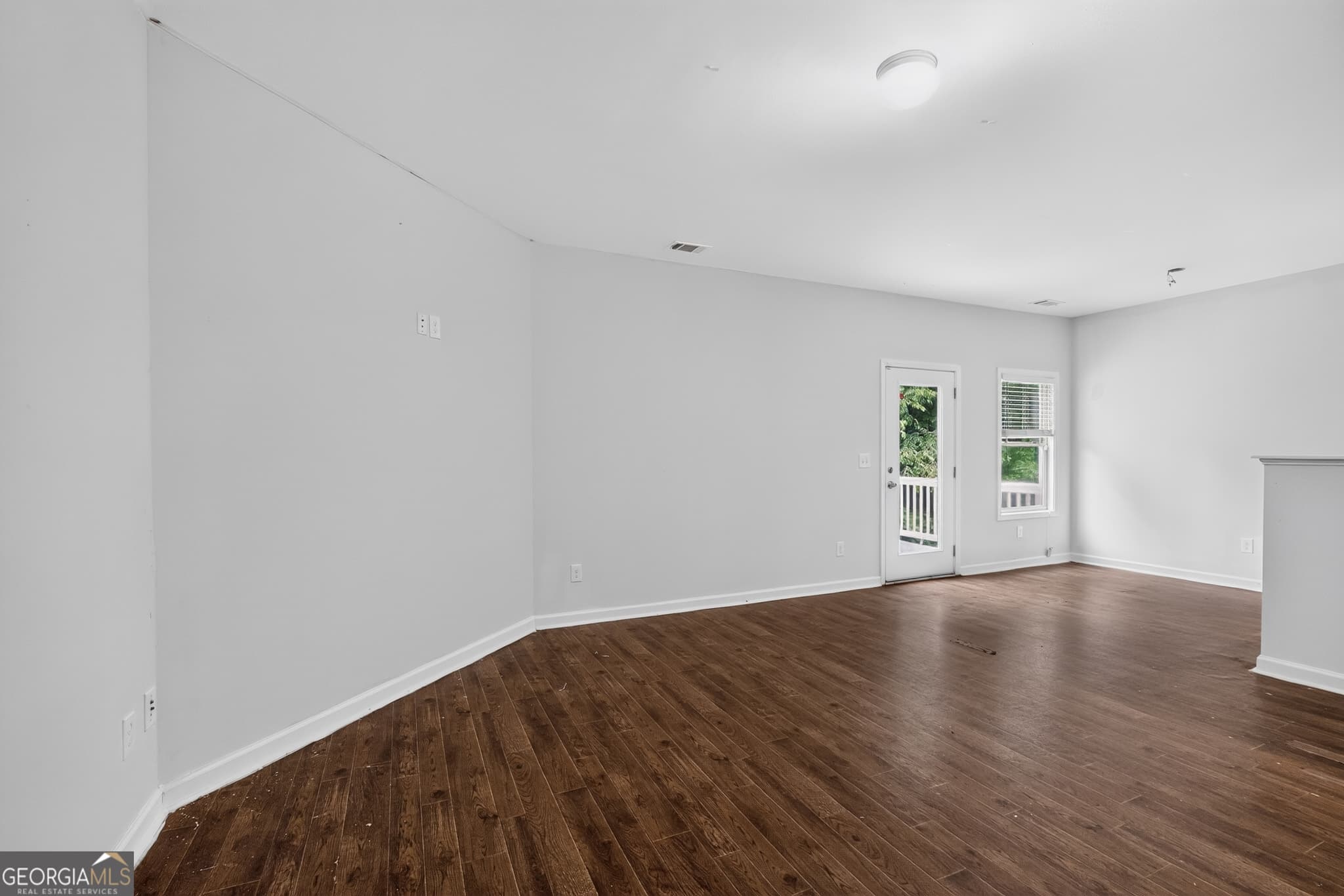4 bedroom, 2.5 bathroom, 1,992 sq ft single family residence for sale at 6385 Shadow Square, Lithonia, GA 30058 — photo 9