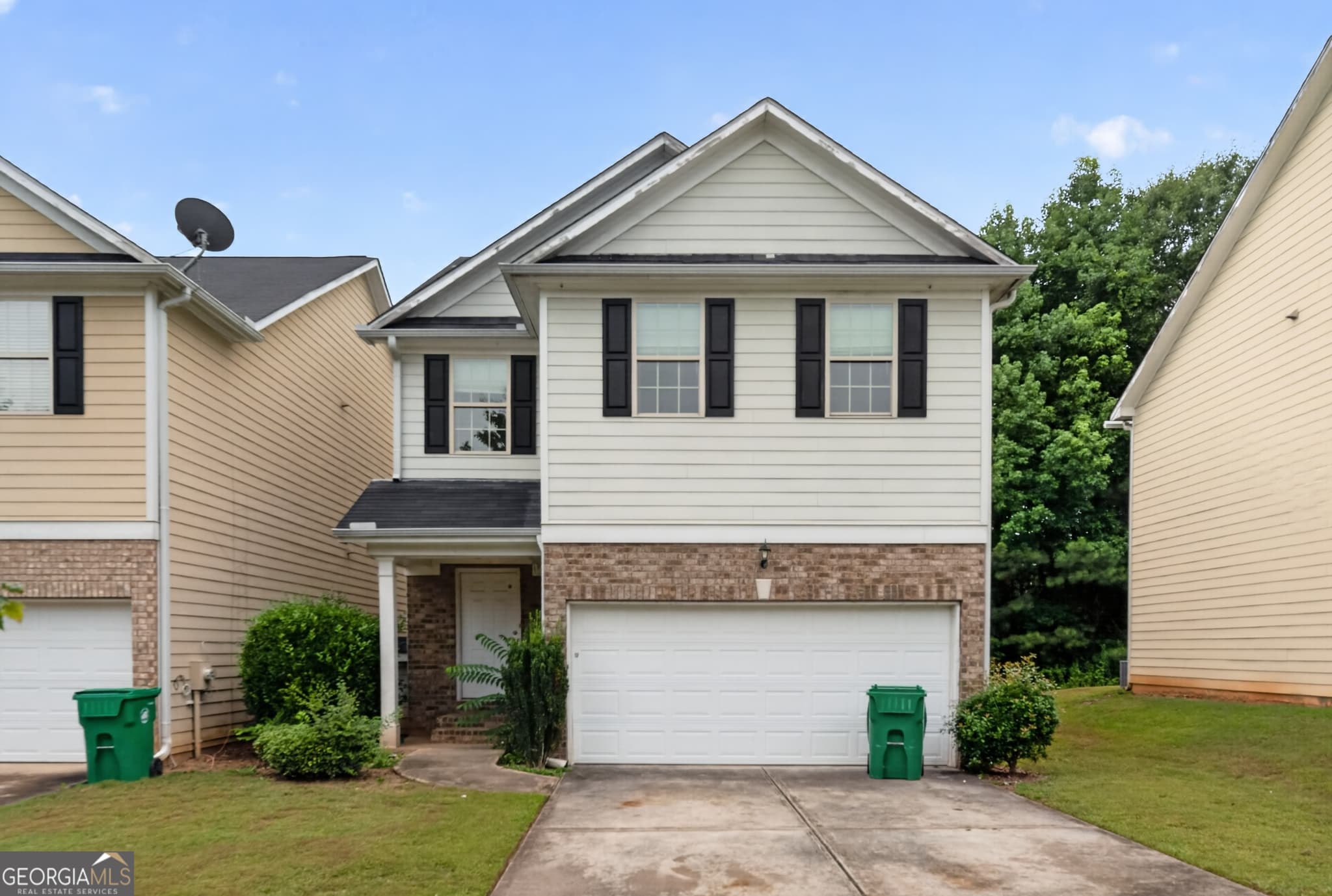 4 bedroom, 2.5 bathroom, 1,992 sq ft single family residence for sale at 6385 Shadow Square, Lithonia, GA 30058 — photo 4