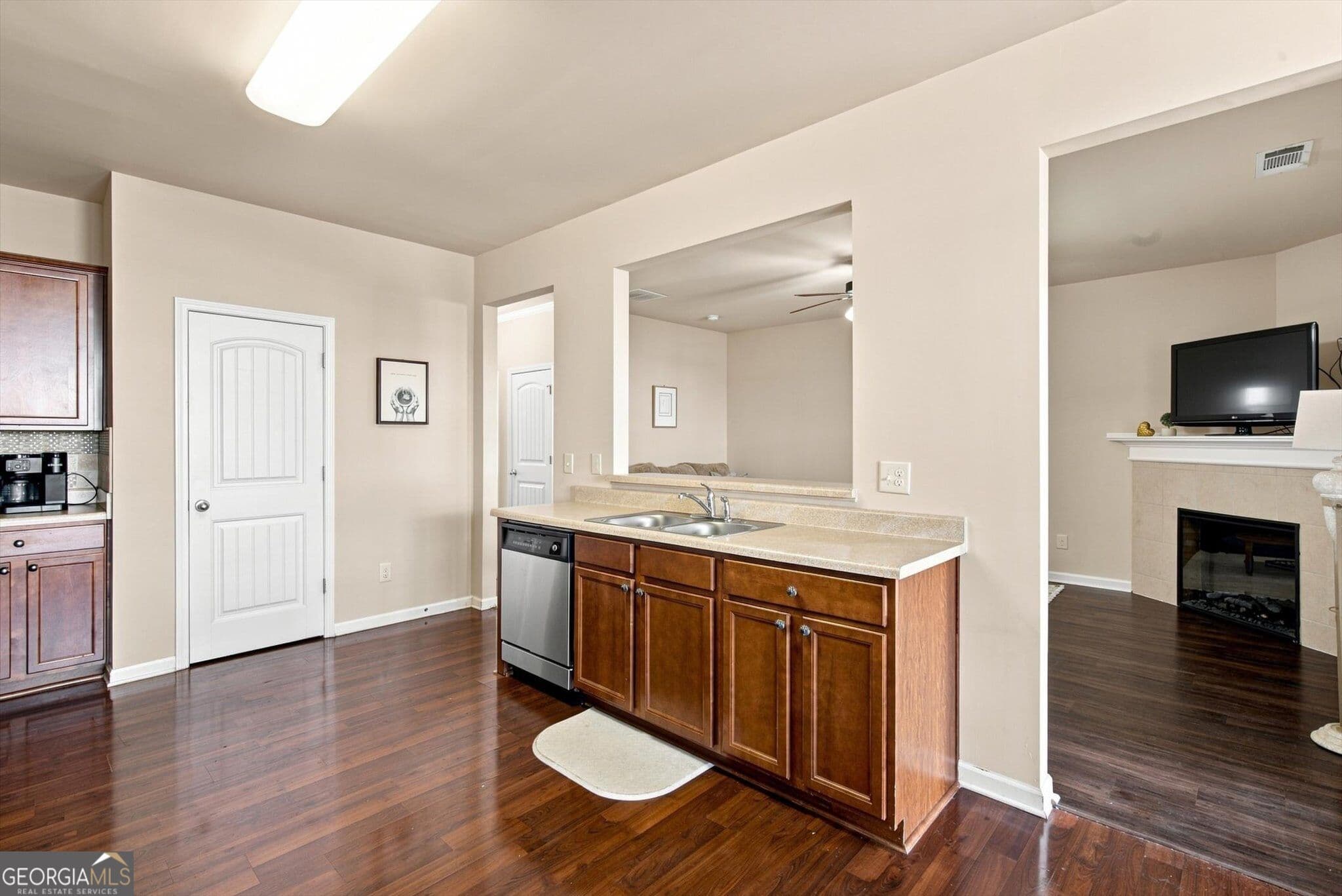 3 bedroom, 2.5 bathroom, 2,388 sq ft townhouse for rent at 413 Fern Bay Drive # 263, South Fulton, GA 30331 for $2,900 a month — photo 10