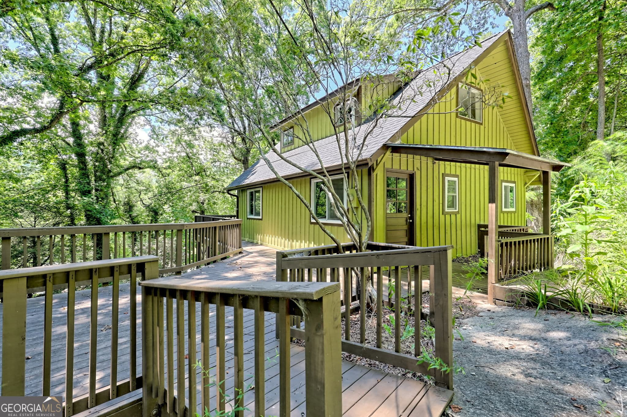 2 bedroom, 3 bathroom, 2,492 sq ft cabin,single family residence under contract at 11 Electric Avenue, Clayton, GA 30525