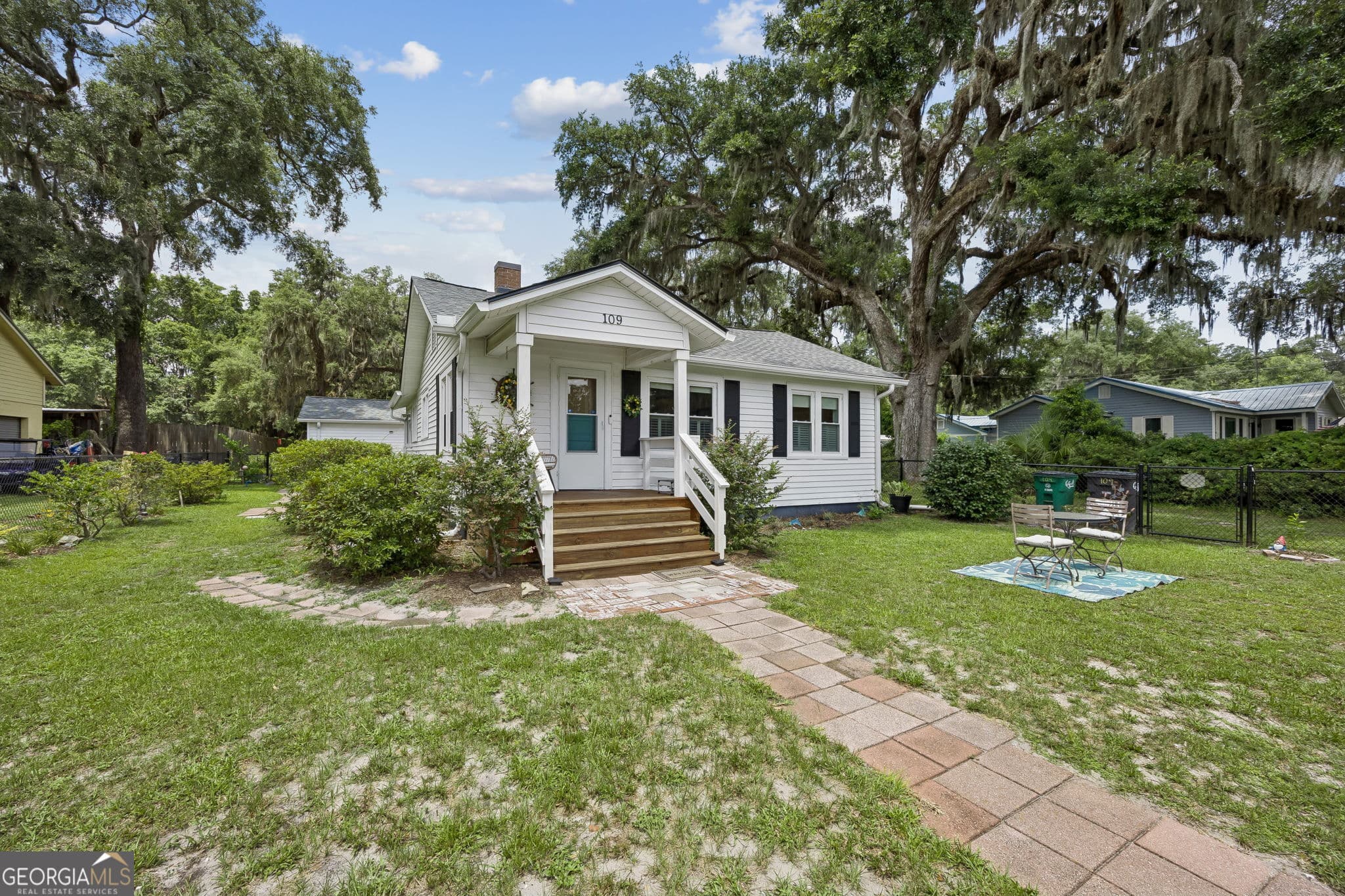 3 bedroom, 2 bathroom, 1,320 sq ft single family residence for sale at 109 E Church Street, St. Marys, GA 31558 — photo 3