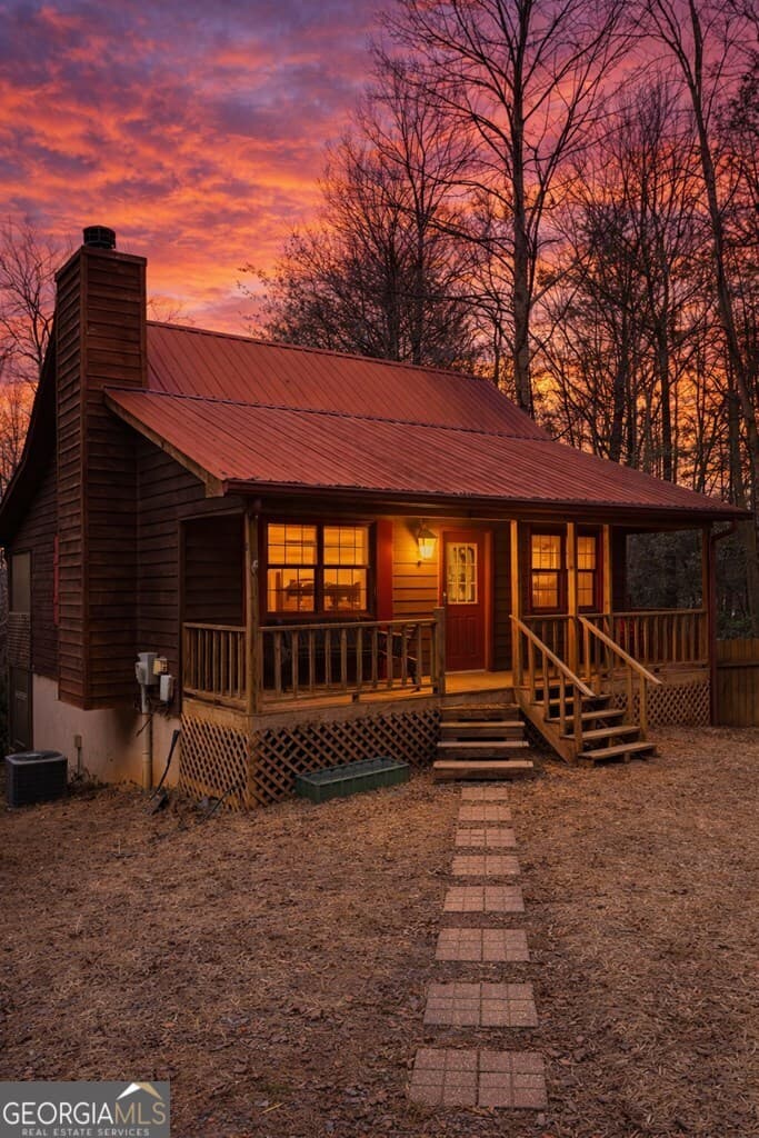 3 bedroom, 3 bathroom, 860 sq ft cabin,single family residence for sale at 8 Virginia Lane, Blairsville, GA 30512 — photo 1 of 36