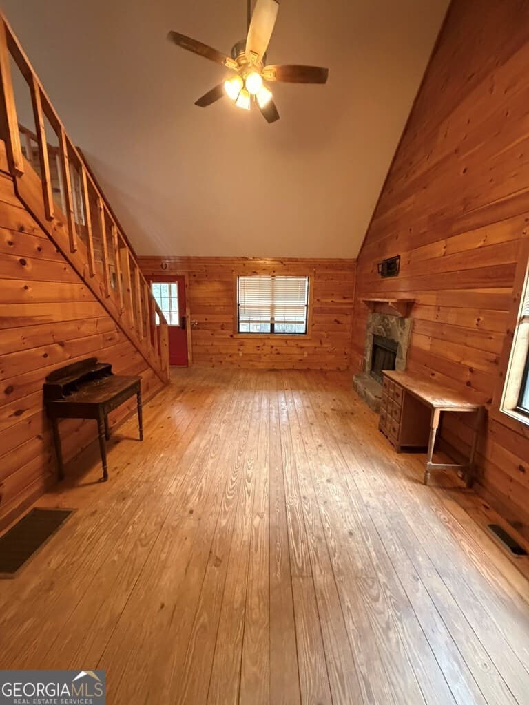 3 bedroom, 3 bathroom, 860 sq ft cabin,single family residence for sale at 8 Virginia Lane, Blairsville, GA 30512 — photo 5