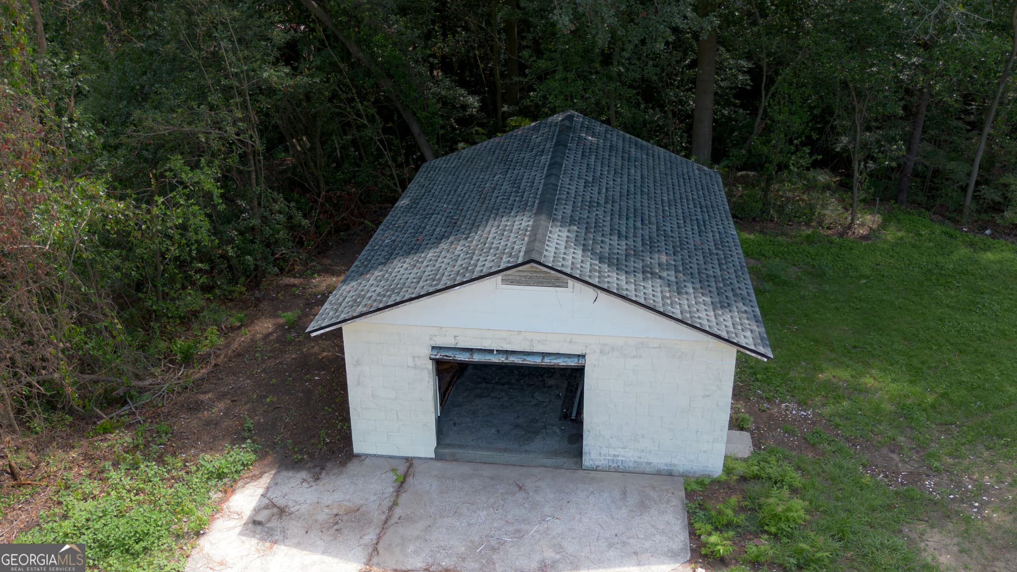 3 bedroom, 2 bathroom, 2,400 sq ft single family residence for sale at 408 N Broad Street, Doerun, GA 31744 — photo 10