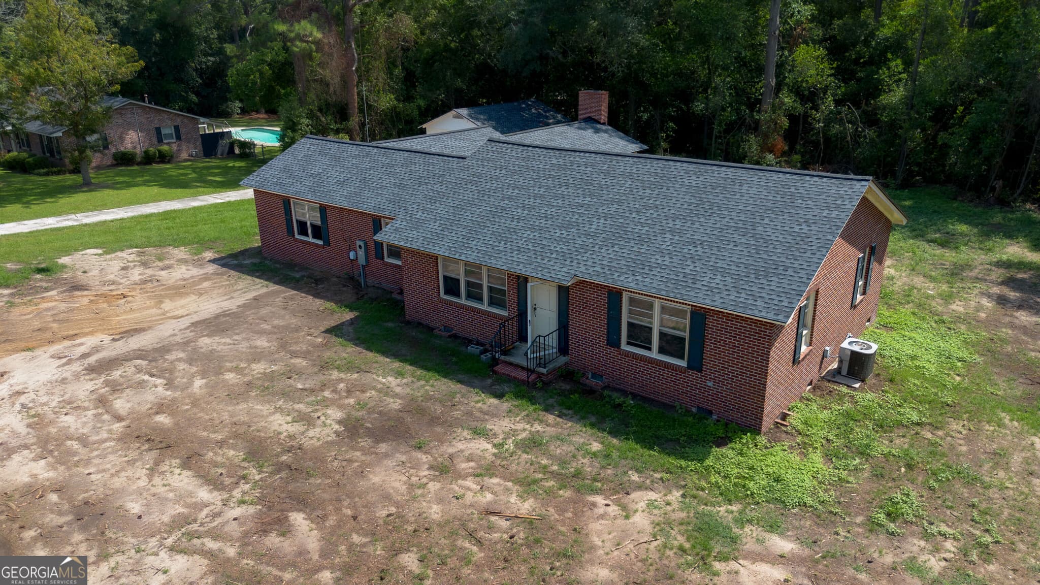 3 bedroom, 2 bathroom, 2,400 sq ft single family residence for sale at 408 N Broad Street, Doerun, GA 31744 — photo 4
