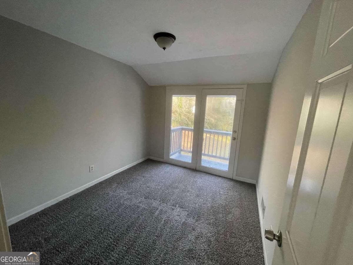 3 bedroom, 2 bathroom, 1,789 sq ft single family residence for sale at 2105 Honeybee Creek Drive, Griffin, GA 30224 — photo 9