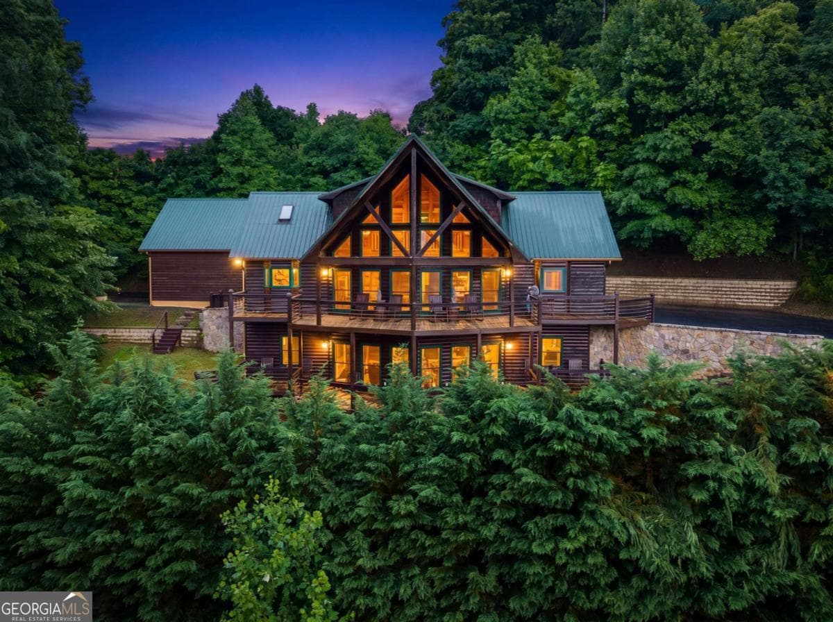 5 bedroom, 3.5 bathroom, 3,896 sq ft cabin,single family residence for sale at 101 Cletus Way, Hiawassee, GA 30546 — photo 1 of 65