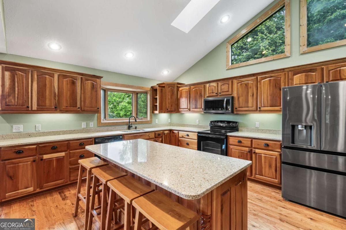5 bedroom, 3.5 bathroom, 3,896 sq ft cabin,single family residence for sale at 101 Cletus Way, Hiawassee, GA 30546 — photo 9