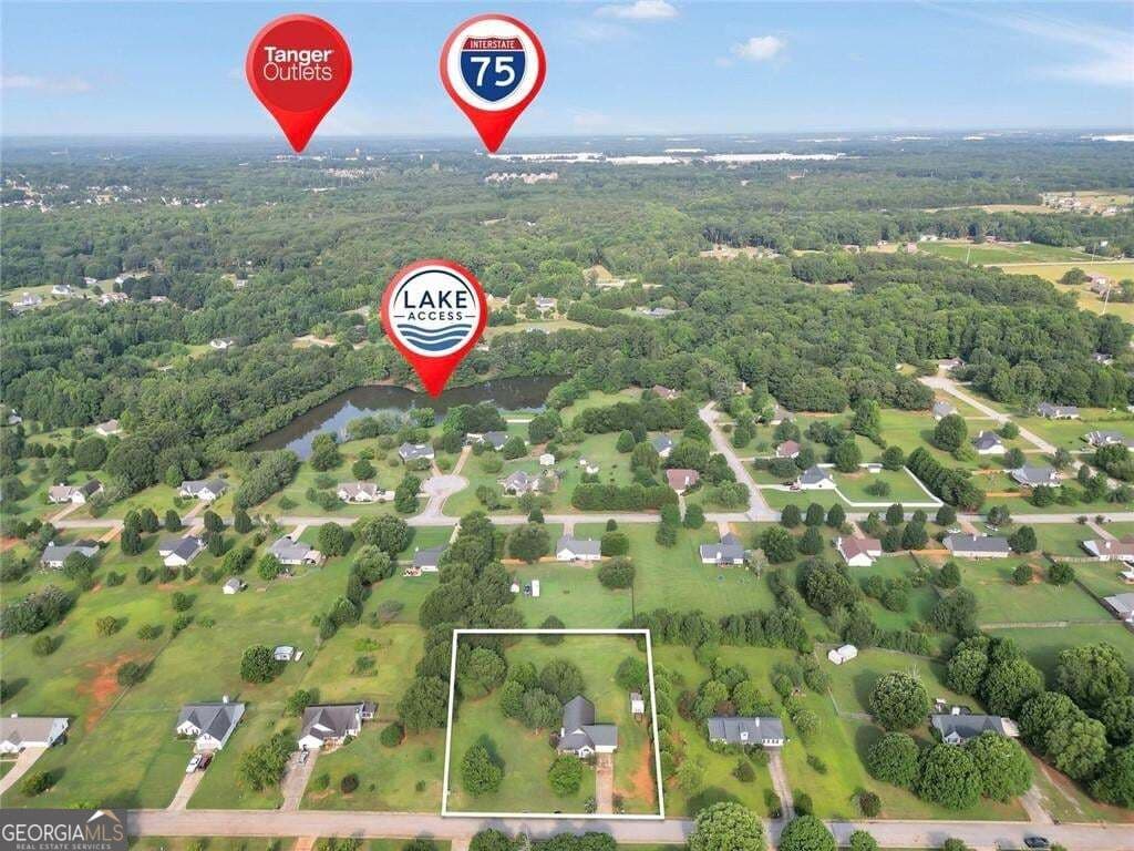 3 bedroom, 2 bathroom, 1,455 sq ft single family residence for sale at 1130 Larkspur Drive, Locust Grove, GA 30248 — photo 4