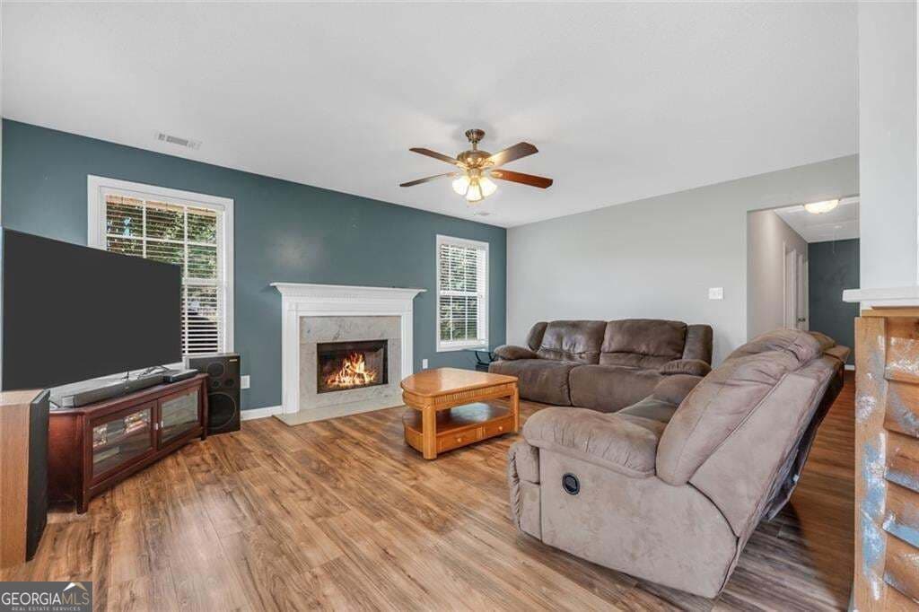 3 bedroom, 2 bathroom, 1,455 sq ft single family residence for sale at 1130 Larkspur Drive, Locust Grove, GA 30248 — photo 8