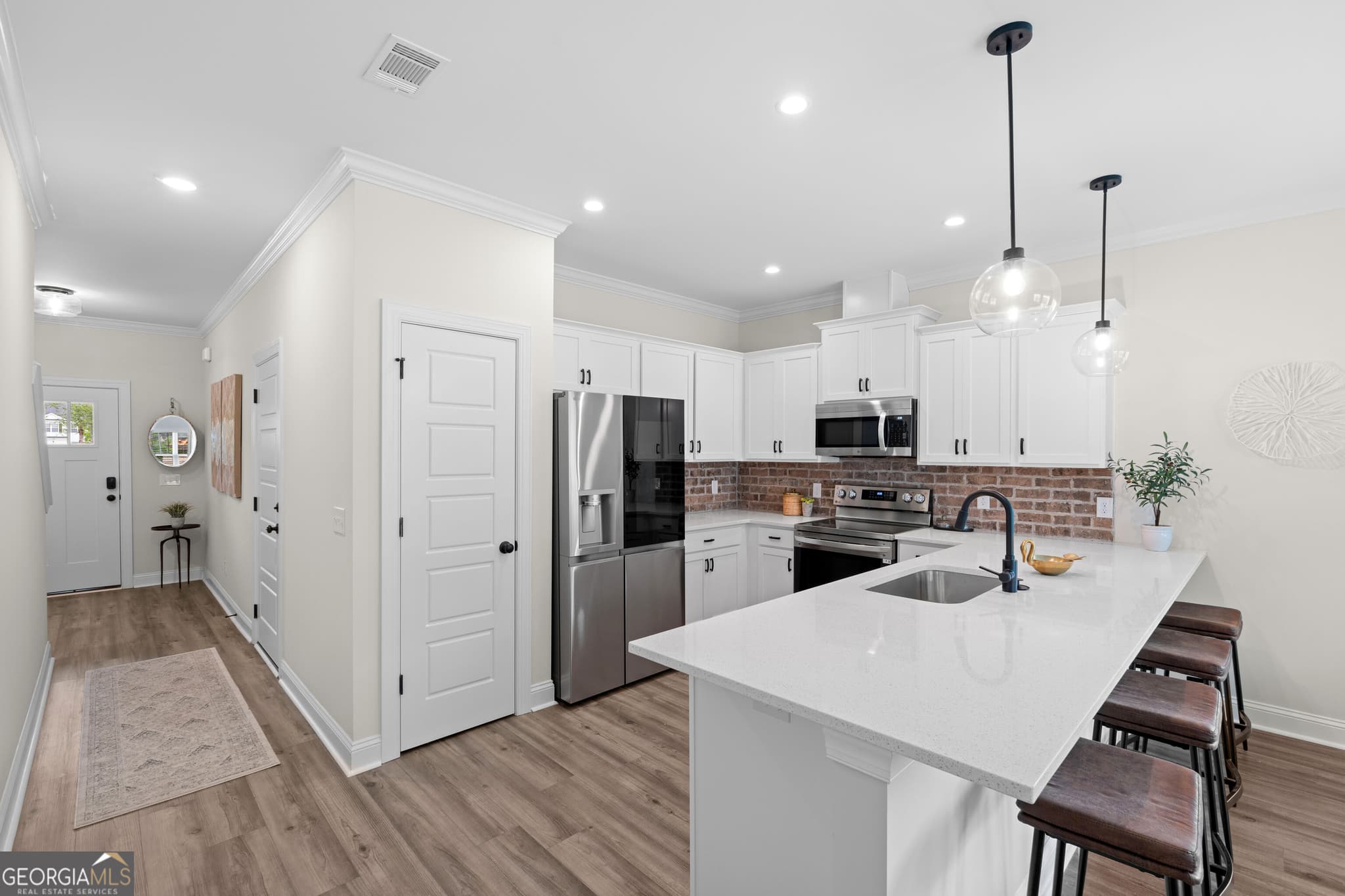 3 bedroom, 2.5 bathroom, 1,560 sq ft townhouse for rent at 15 Azalea Lane, Richmond Hill, GA 31324 for $2,200 a month — photo 2