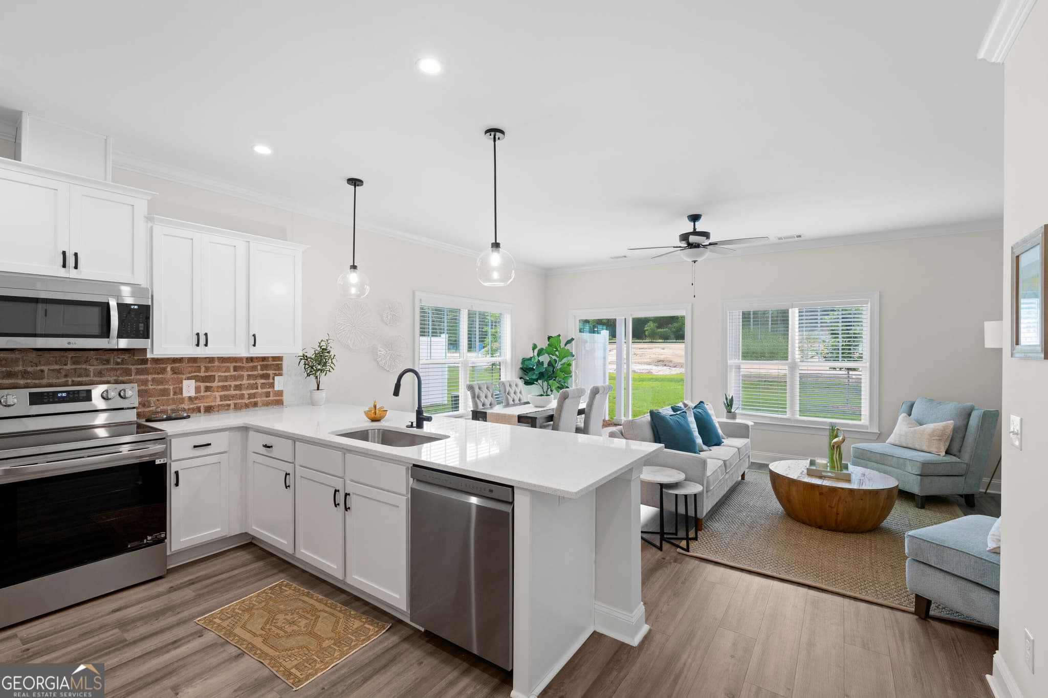 3 bedroom, 2.5 bathroom, 1,560 sq ft townhouse for rent at 15 Azalea Lane, Richmond Hill, GA 31324 for $2,200 a month — photo 6