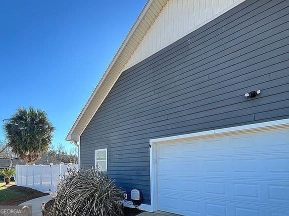 3 bedroom, 2 bathroom, 2,100 sq ft single family residence for sale at 112 Cakebread Drive, Cairo, GA 39828 — photo 4