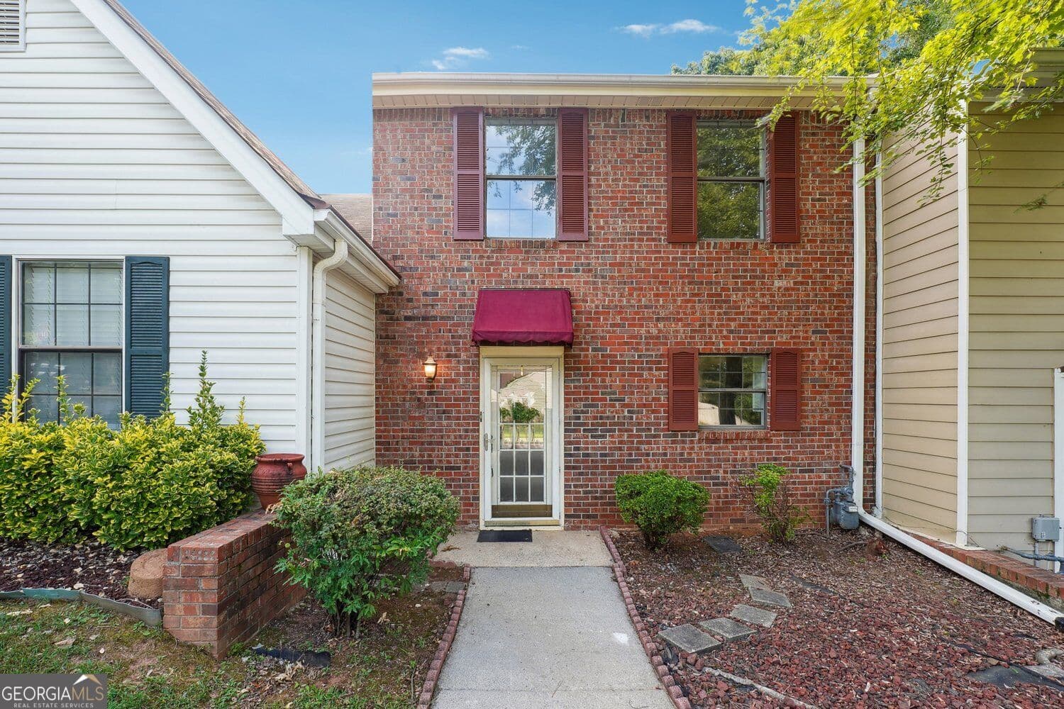 2 bedroom, 2.5 bathroom, 1,280 sq ft townhouse for rent at 1070 Travelers Trail, Kennesaw, GA 30144 for $1,800 a month — photo 1 of 1