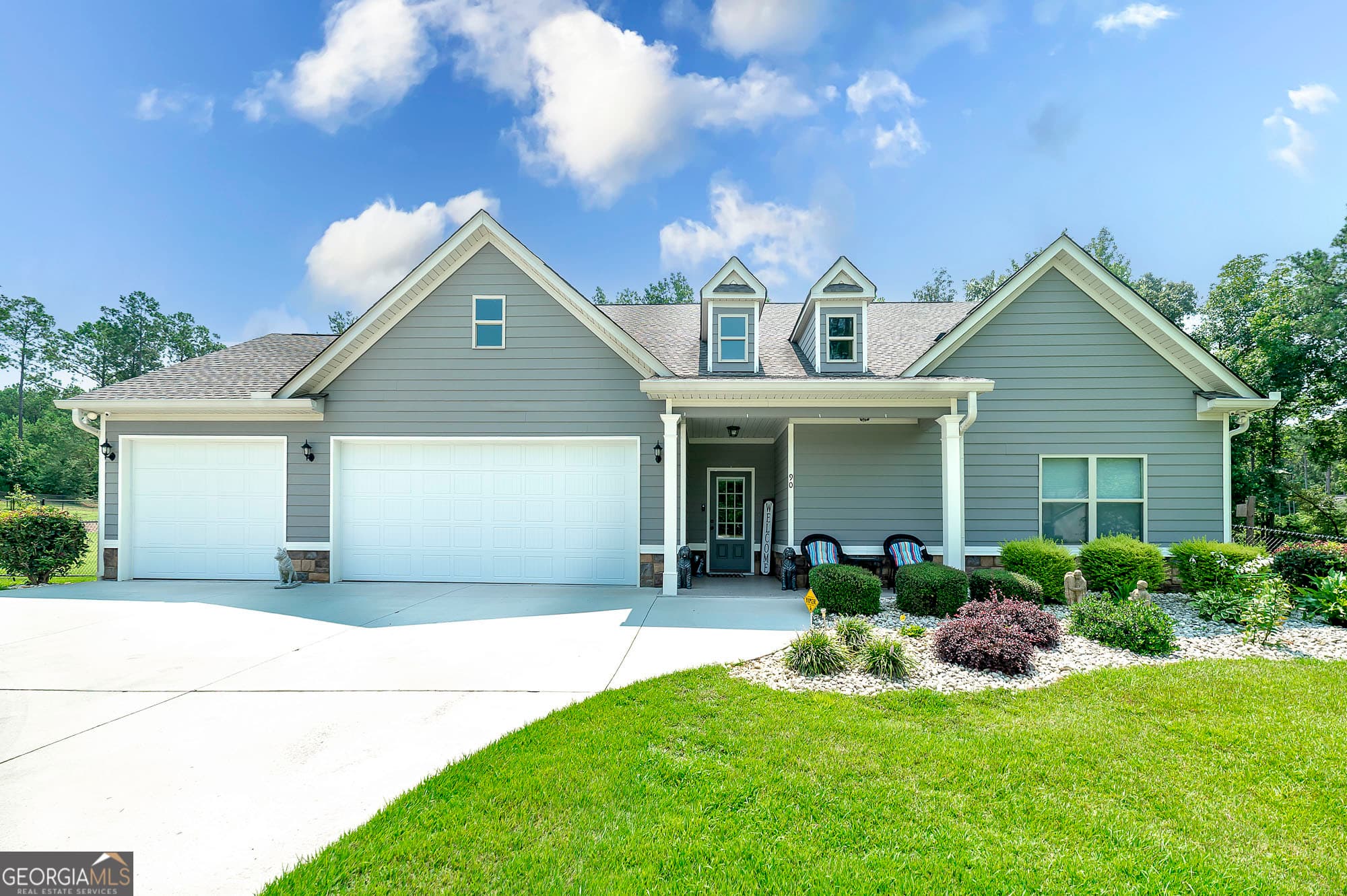 4 bedroom, 3 bathroom, 3,012 sq ft single family residence for sale at 90 Wagon Trail, Mansfield, GA 30055 — photo 2